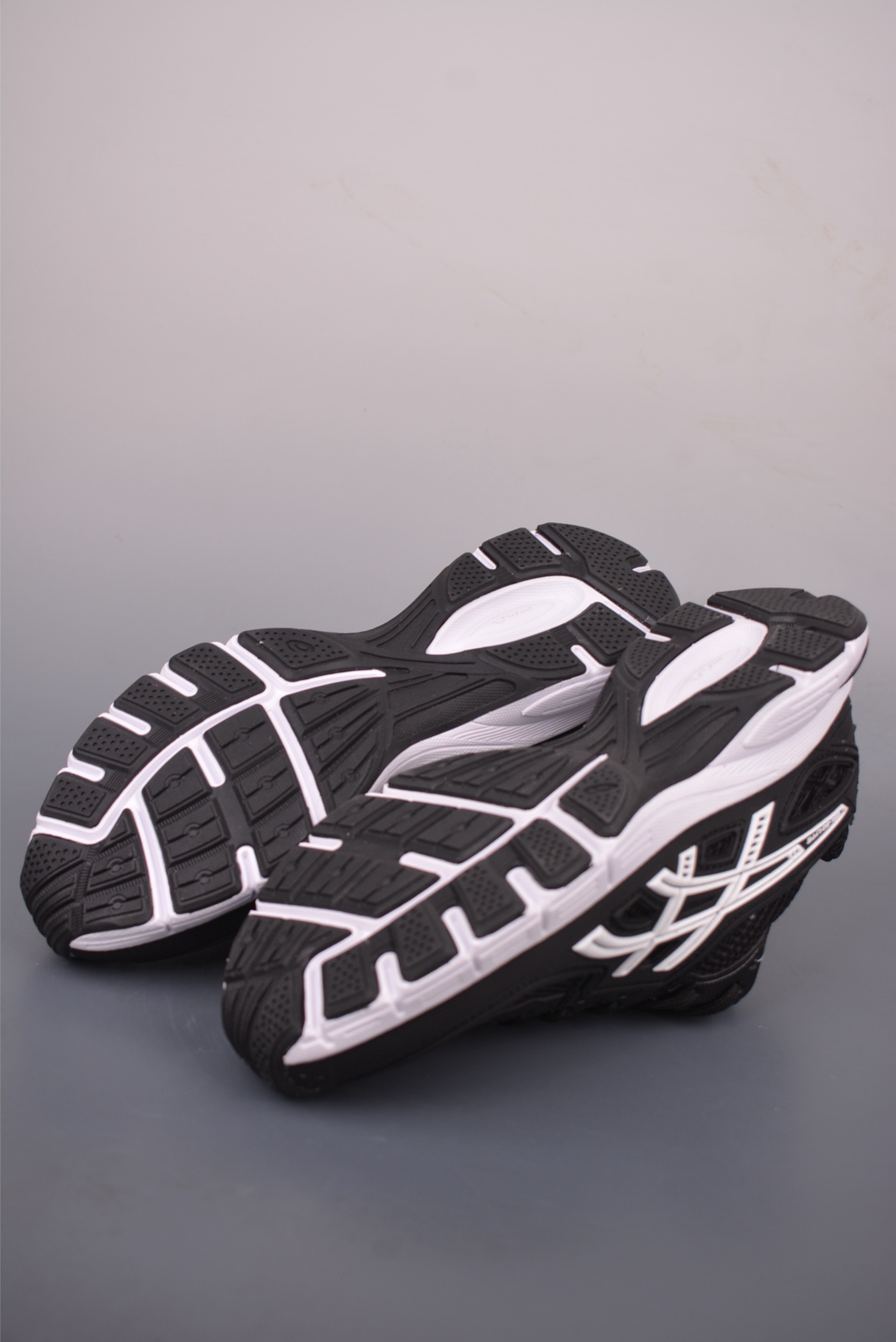 Asics UB12-S Gel-SD Lyte 亚瑟士舒适贴合跑步鞋 1203A665-002-High Quatity Cheap Brand wholesale wholesaler seller Clothes Bags handbags Sneakers Top Fashion Clothing Shoes from China Factory Chinese suppliers best Quality Beautiful Price Asics UB12-S Gel-SD Lyte 亚瑟士舒适贴合跑步鞋 1203A665-002