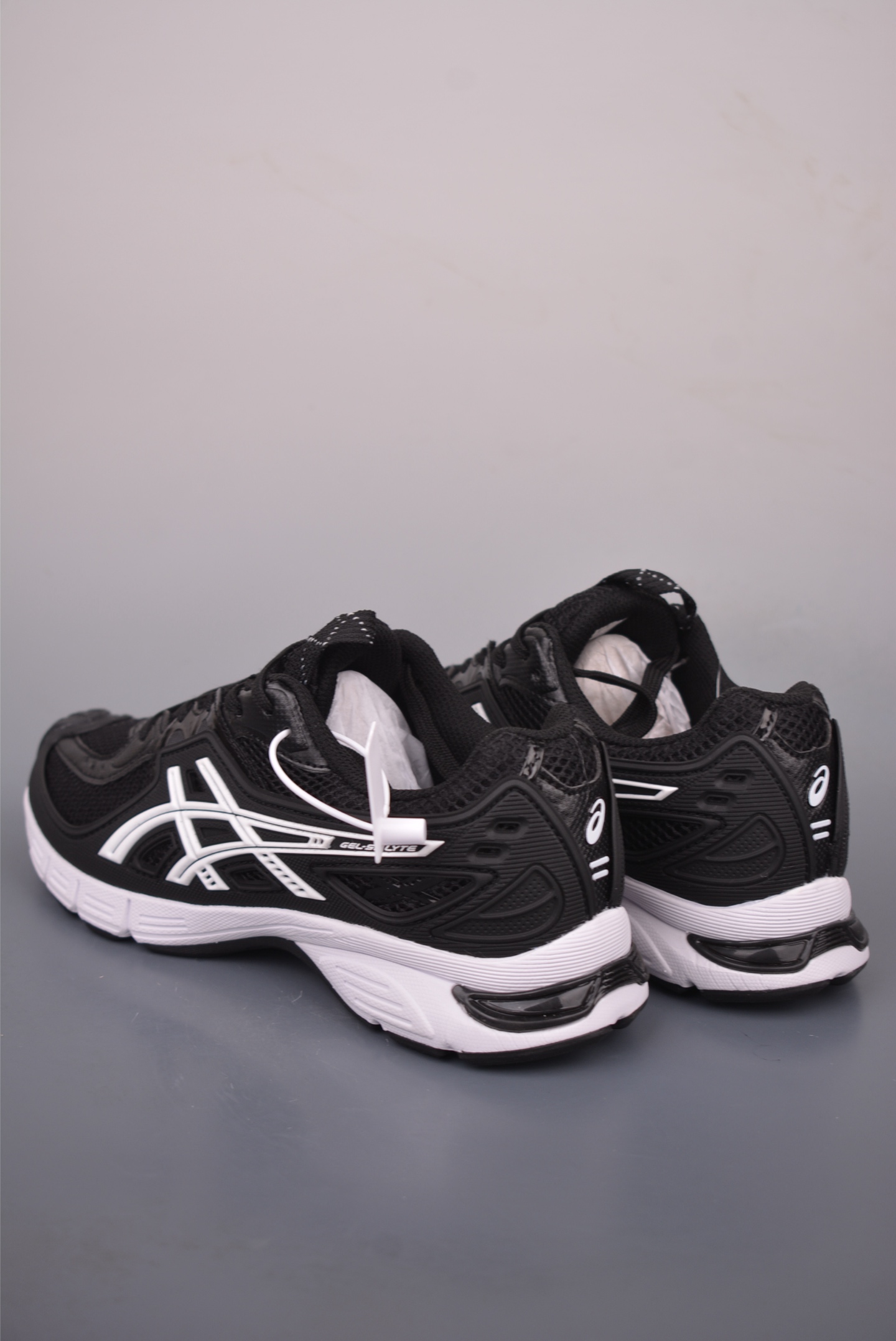 Asics UB12-S Gel-SD Lyte 亚瑟士舒适贴合跑步鞋 1203A665-002-High Quatity Cheap Brand wholesale wholesaler seller Clothes Bags handbags Sneakers Top Fashion Clothing Shoes from China Factory Chinese suppliers best Quality Beautiful Price Asics UB12-S Gel-SD Lyte 亚瑟士舒适贴合跑步鞋 1203A665-002