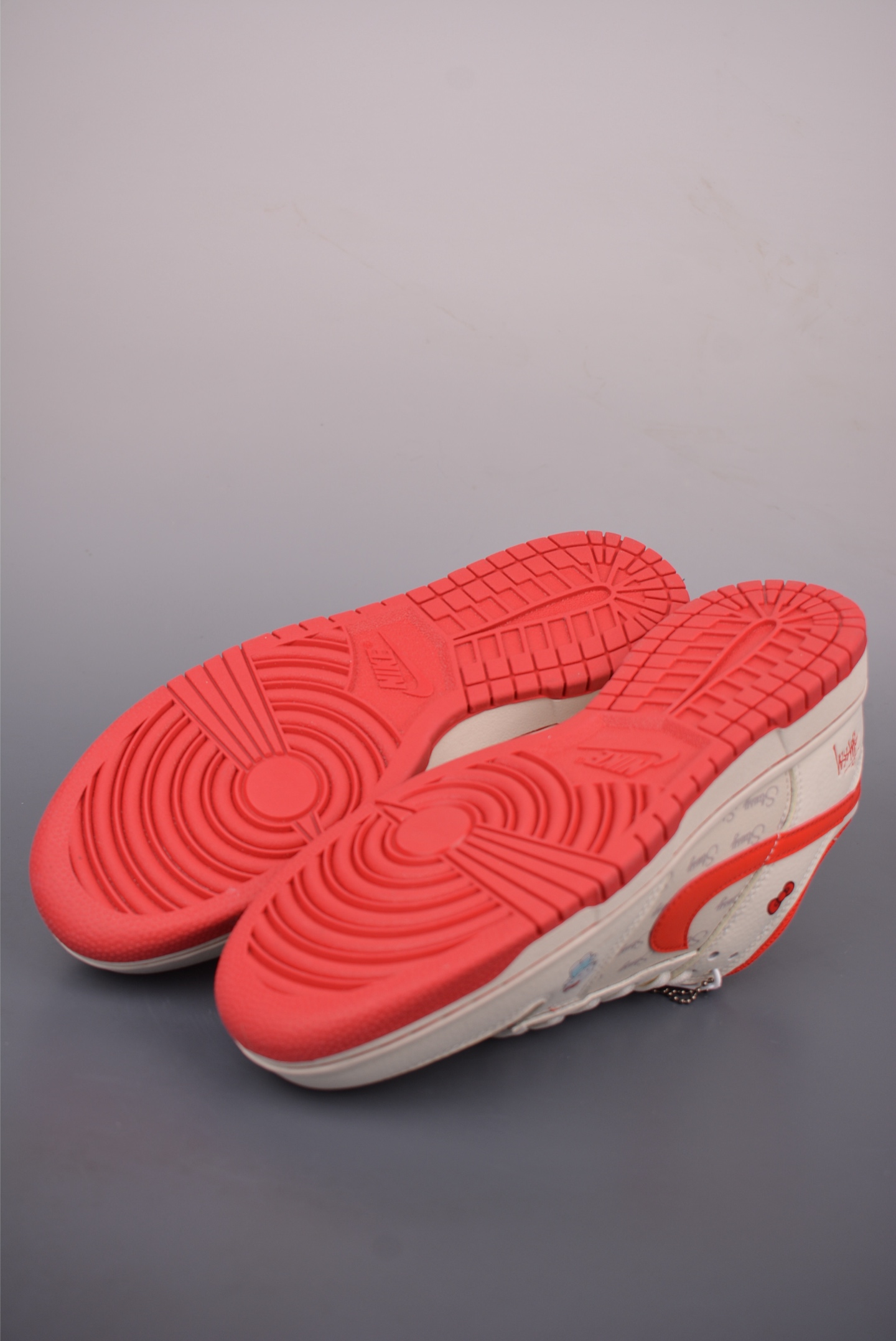 Nike SB Dunk Low Hello Kitty联名 SG6688-011-Top High Quatity Cheap Sneakers Fashion Clothing Clothes Bags handbags Shoes of all Brand wholesale With The best Quality And Beautiful Price from China Factory Chinese suppliers wholesaler seller Nike SB Dunk Low Hello Kitty联名 SG6688-011