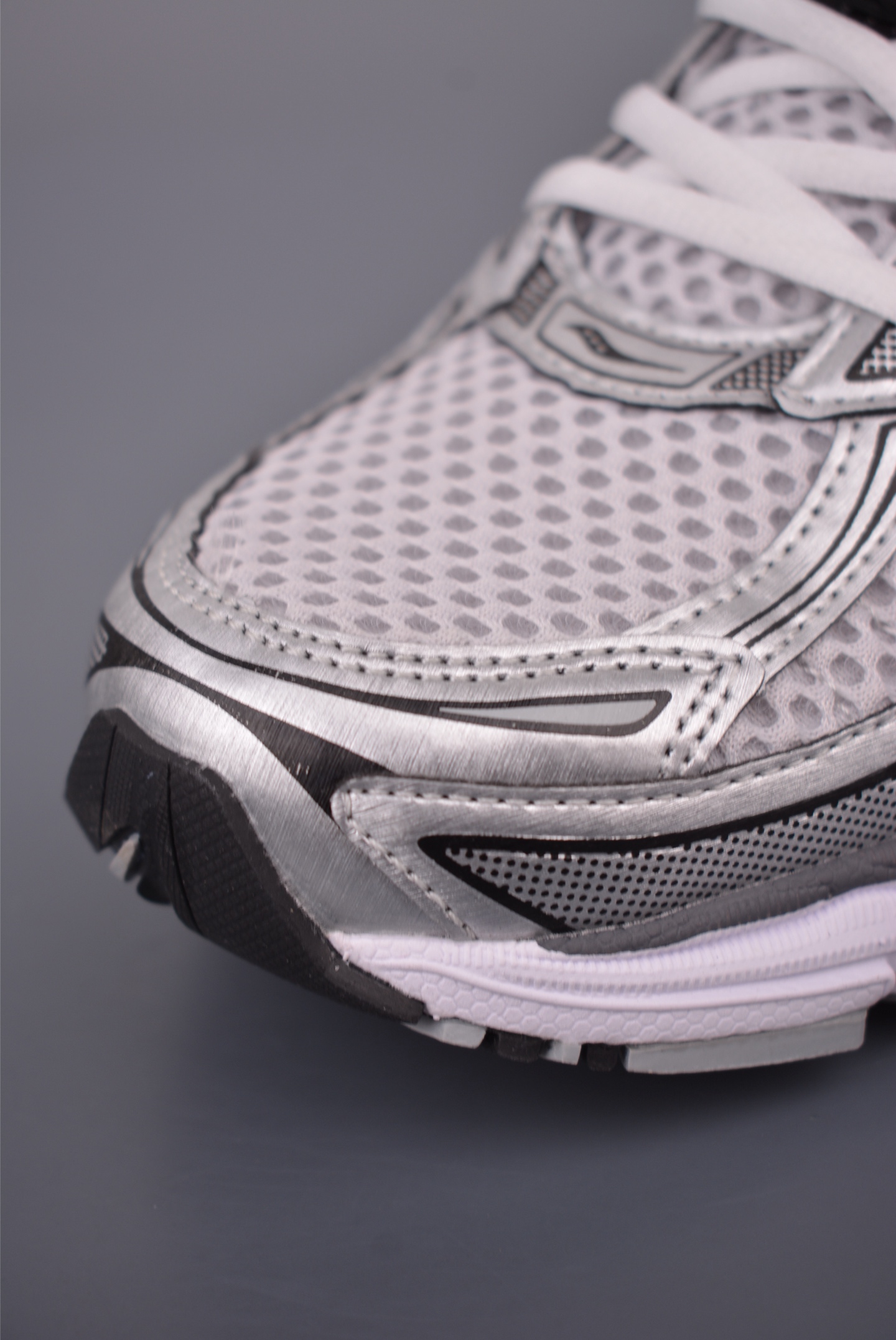 240 Saucony索康尼 Pro Grid Omni 9 全擎9 舒适柔软跑步鞋 S70739-306-Chinese UA Cheap High Quatity Brand Clothes Bags handbags Sneakers wholesale wholesaler seller from China Factory suppliers Fashion Clothing Shoes best Quality Beautiful Price 240 Saucony索康尼 Pro Grid Omni 9 全擎9 舒适柔软跑步鞋 S70739-306