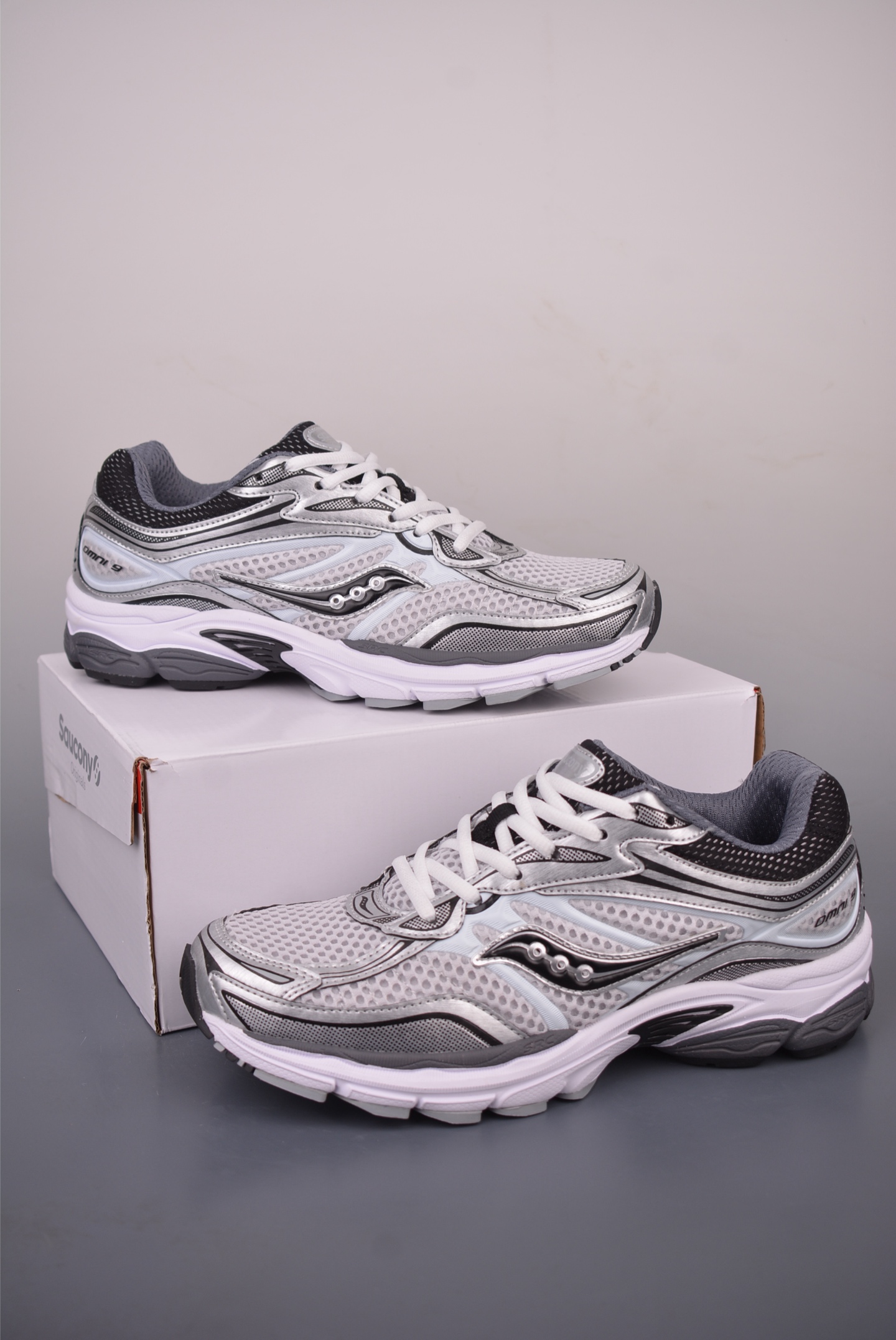 240 Saucony索康尼 Pro Grid Omni 9 全擎9 舒适柔软跑步鞋 S70739-306-Chinese UA Cheap High Quatity Brand Clothes Bags handbags Sneakers wholesale wholesaler seller from China Factory suppliers Fashion Clothing Shoes best Quality Beautiful Price 240 Saucony索康尼 Pro Grid Omni 9 全擎9 舒适柔软跑步鞋 S70739-306