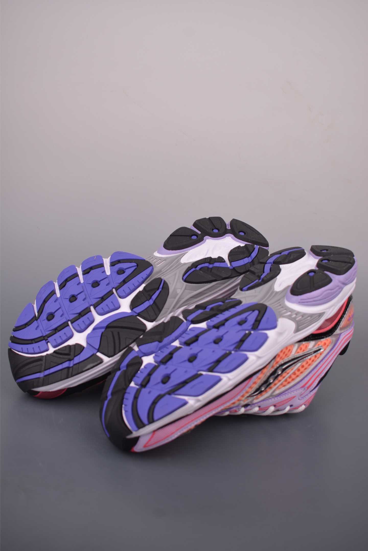 240 Saucony索康尼 Pro Grid Omni 9 全擎9 舒适柔软跑步鞋 S70844-236-Chinese UA Cheap High Quatity Brand Clothes Bags handbags Sneakers wholesale wholesaler seller from China Factory suppliers Fashion Clothing Shoes best Quality Beautiful Price 240 Saucony索康尼 Pro Grid Omni 9 全擎9 舒适柔软跑步鞋 S70844-236