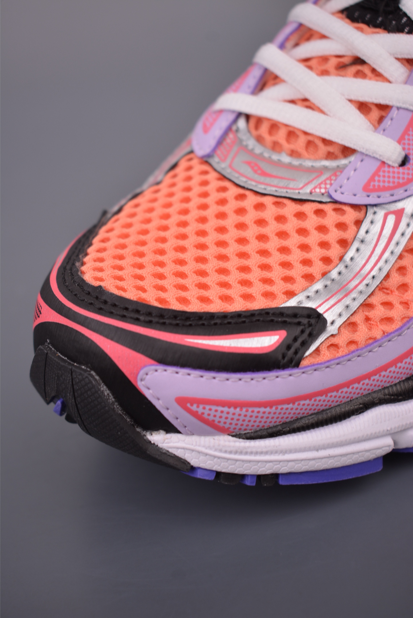 240 Saucony索康尼 Pro Grid Omni 9 全擎9 舒适柔软跑步鞋 S70844-236-Chinese UA Cheap High Quatity Brand Clothes Bags handbags Sneakers wholesale wholesaler seller from China Factory suppliers Fashion Clothing Shoes best Quality Beautiful Price 240 Saucony索康尼 Pro Grid Omni 9 全擎9 舒适柔软跑步鞋 S70844-236