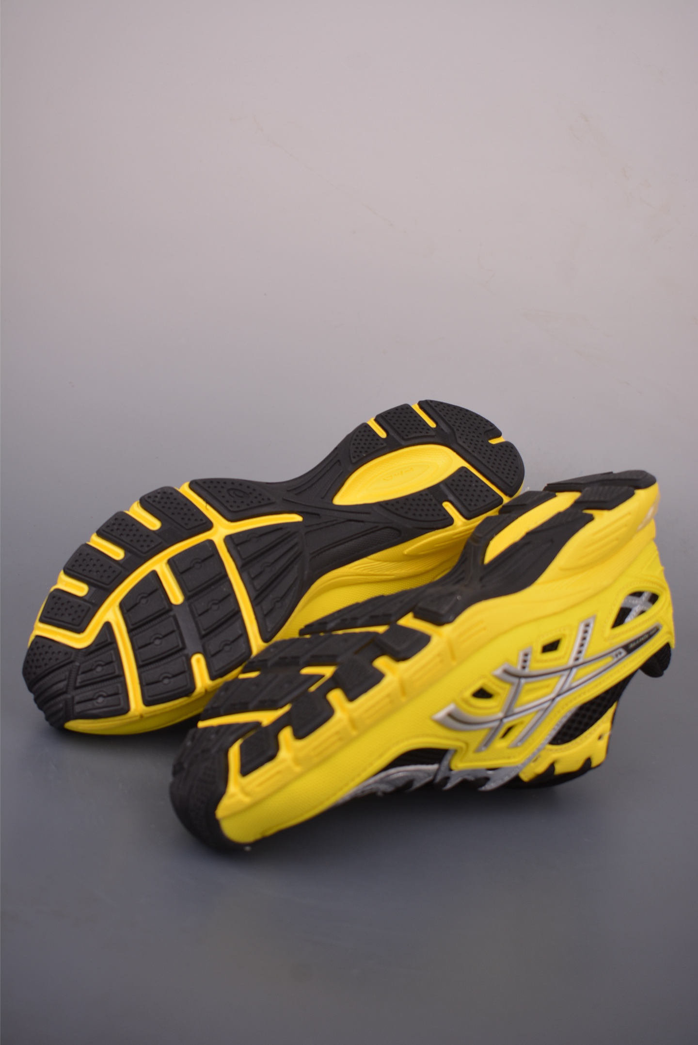 Asics UB12-S Gel-SD Lyte 亚瑟士舒适贴合跑步鞋 1203A886-750 Asics UB12-S Gel-SD Lyte 亚瑟士舒适贴合跑步鞋 1203A886-750