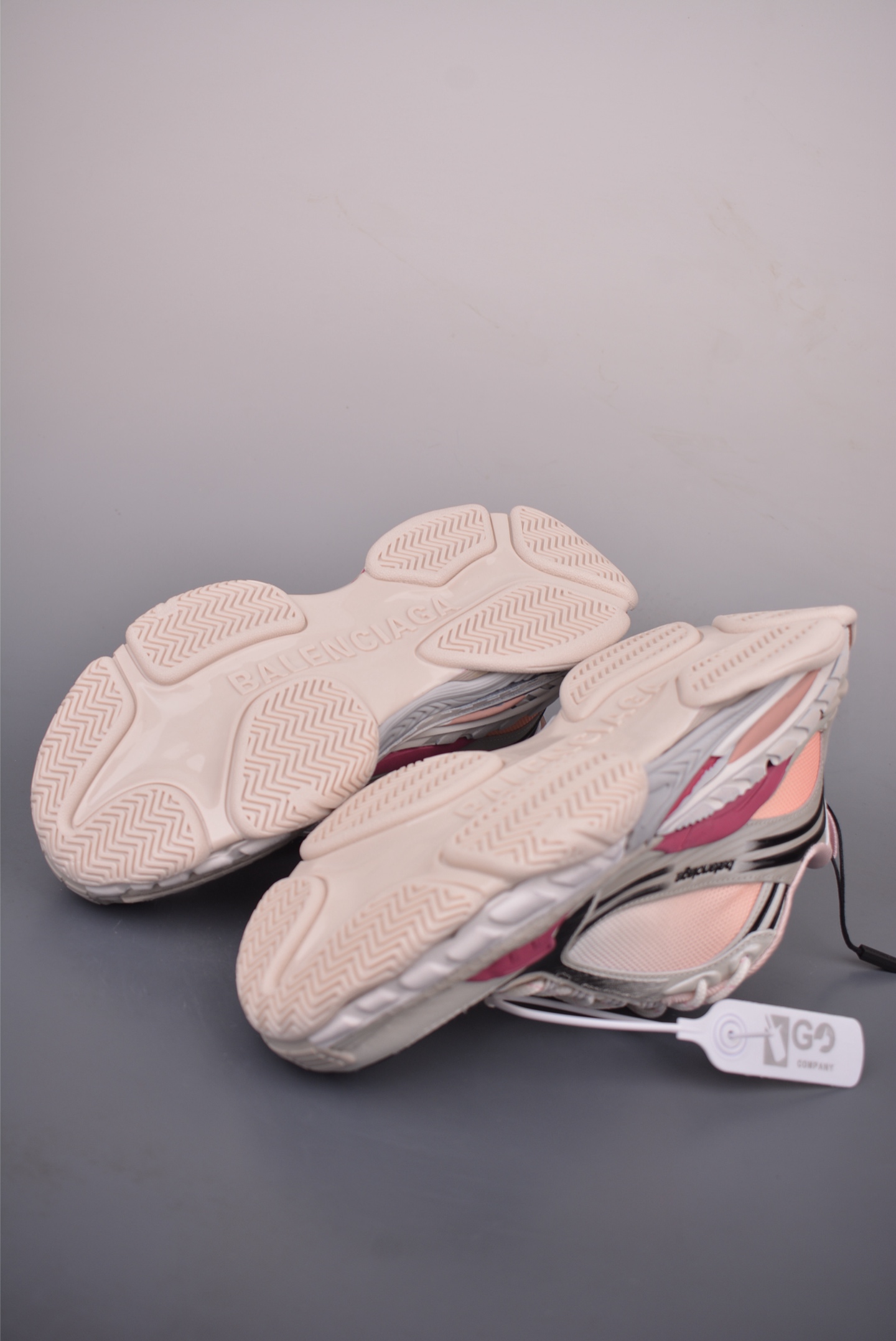Balenciaga 巴黎世家 Triple S 2 复古老爹鞋 865851 Balenciaga 巴黎世家 Triple S 2 复古老爹鞋 865851