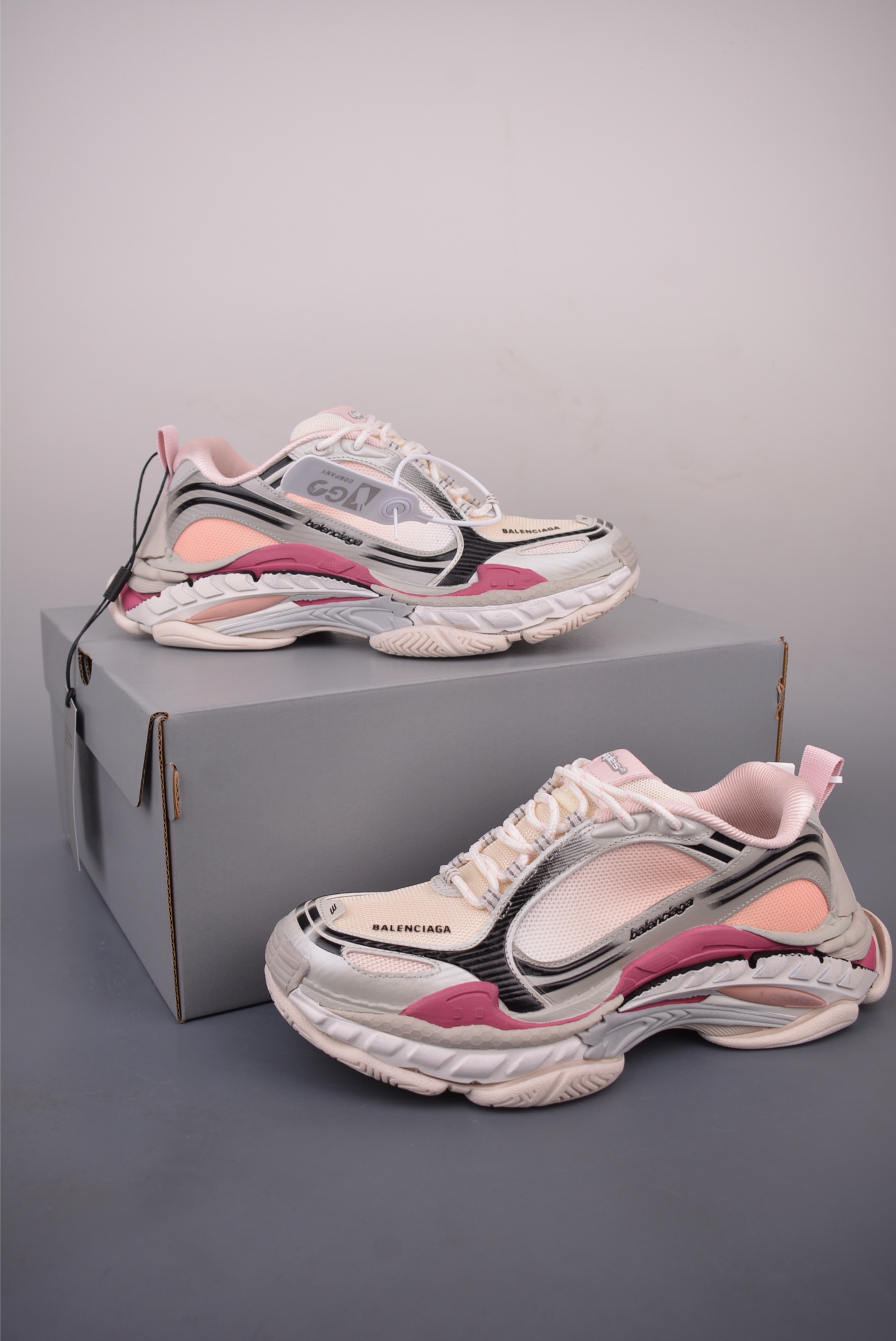 Balenciaga 巴黎世家 Triple S 2 复古老爹鞋 865851 Balenciaga 巴黎世家 Triple S 2 复古老爹鞋 865851