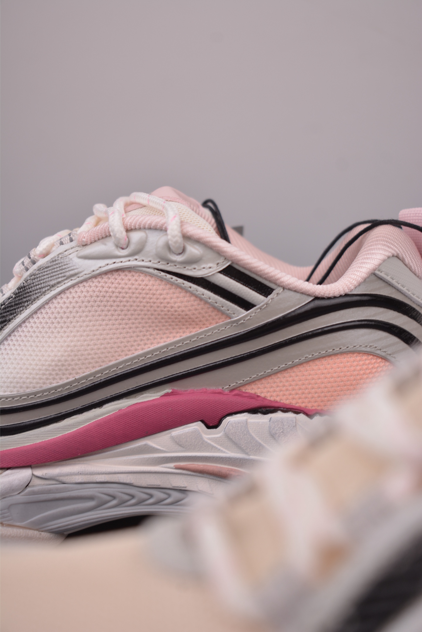 Balenciaga 巴黎世家 Triple S 2 复古老爹鞋 865851 Balenciaga 巴黎世家 Triple S 2 复古老爹鞋 865851