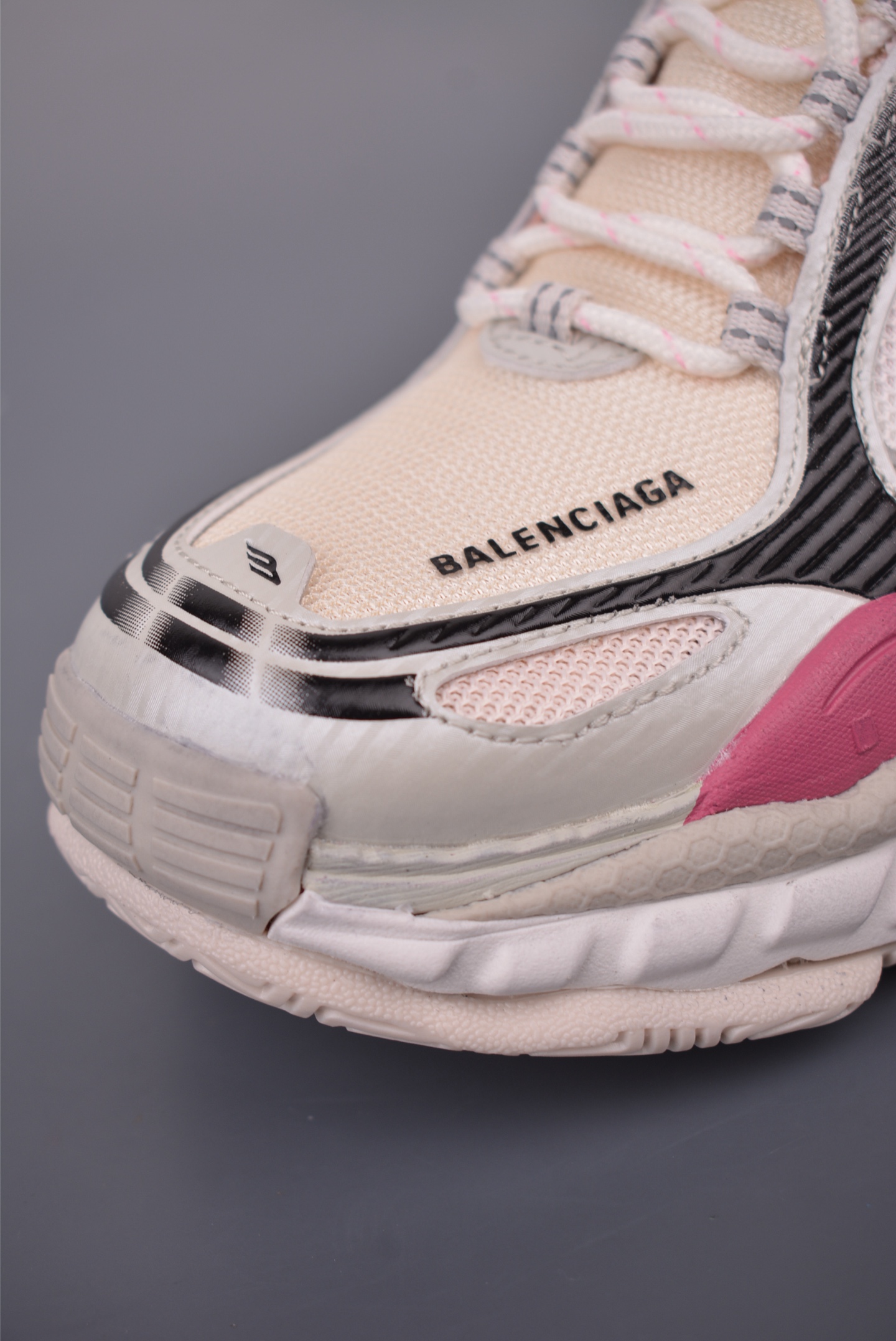 Balenciaga 巴黎世家 Triple S 2 复古老爹鞋 865851 Balenciaga 巴黎世家 Triple S 2 复古老爹鞋 865851