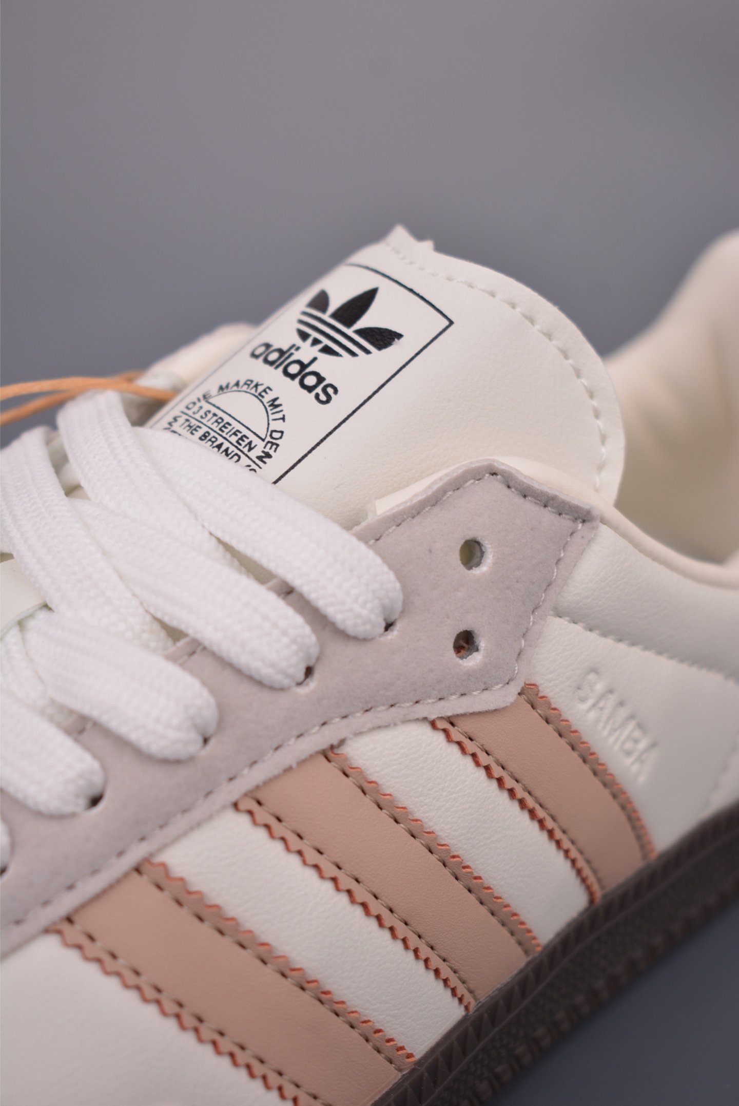 Adidas三叶草SAMBA 休闲板鞋 KK2066-Top High Quatity Cheap Sneakers Fashion Clothing Clothes Bags handbags Shoes of all Brand wholesale With The best Quality And Beautiful Price from China Factory Chinese suppliers wholesaler seller Adidas三叶草SAMBA 休闲板鞋 KK2066