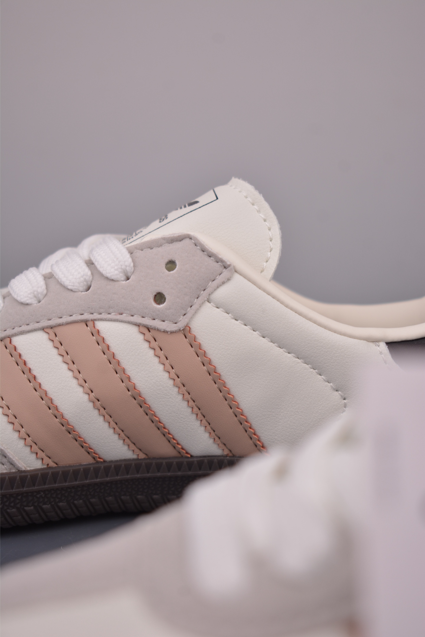 Adidas三叶草SAMBA 休闲板鞋 KK2066-Top High Quatity Cheap Sneakers Fashion Clothing Clothes Bags handbags Shoes of all Brand wholesale With The best Quality And Beautiful Price from China Factory Chinese suppliers wholesaler seller Adidas三叶草SAMBA 休闲板鞋 KK2066