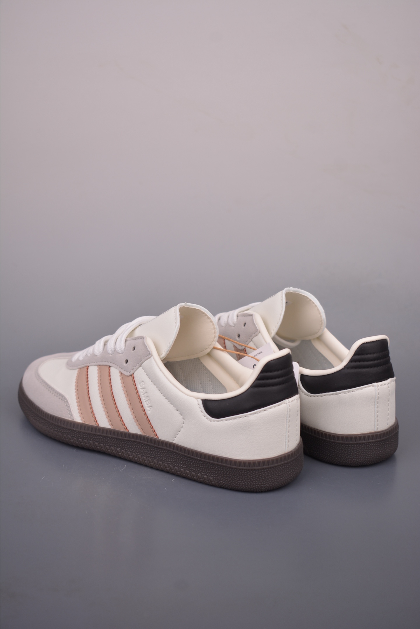 Adidas三叶草SAMBA 休闲板鞋 KK2066-Top High Quatity Cheap Sneakers Fashion Clothing Clothes Bags handbags Shoes of all Brand wholesale With The best Quality And Beautiful Price from China Factory Chinese suppliers wholesaler seller Adidas三叶草SAMBA 休闲板鞋 KK2066