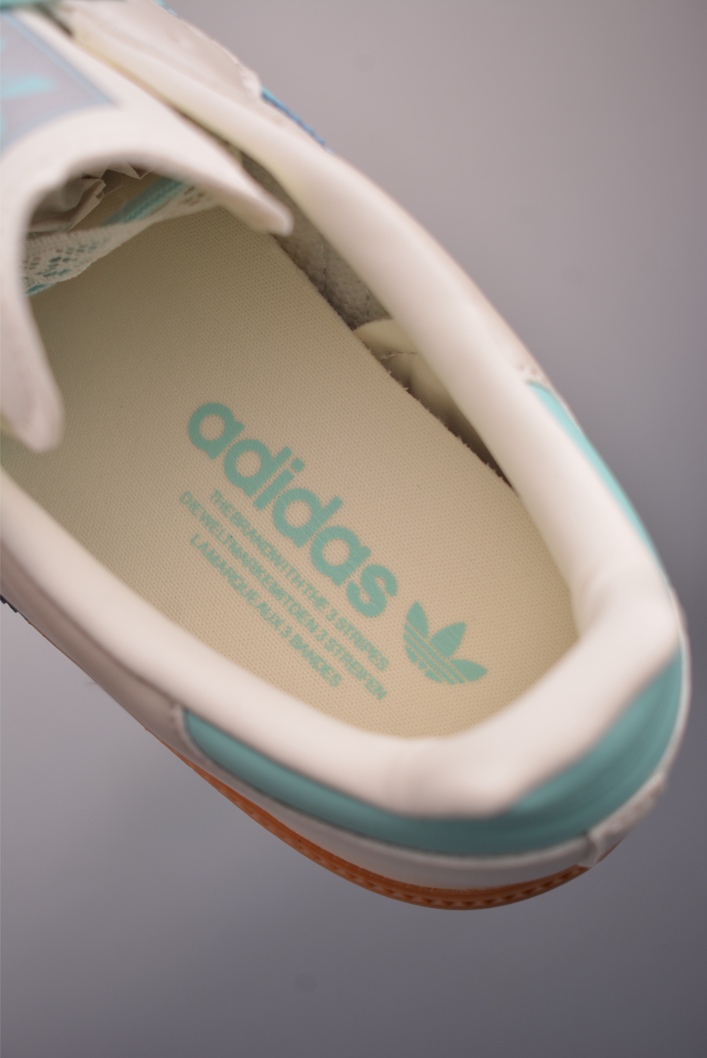 Adidas三叶草SAMBA 休闲板鞋 JS1373 Adidas三叶草SAMBA 休闲板鞋 JS1373
