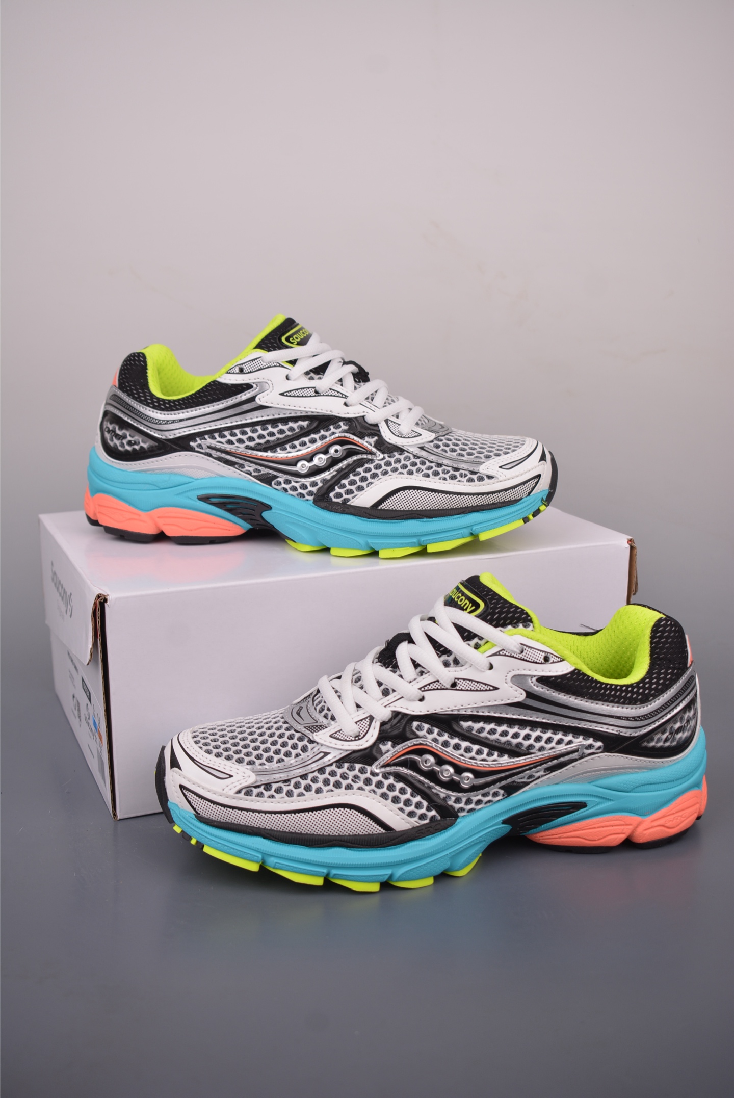 Saucony索康尼 Pro Grid Omni 9 全擎9 舒适柔软跑步鞋 S70844 Saucony索康尼 Pro Grid Omni 9 全擎9 舒适柔软跑步鞋 S70844
