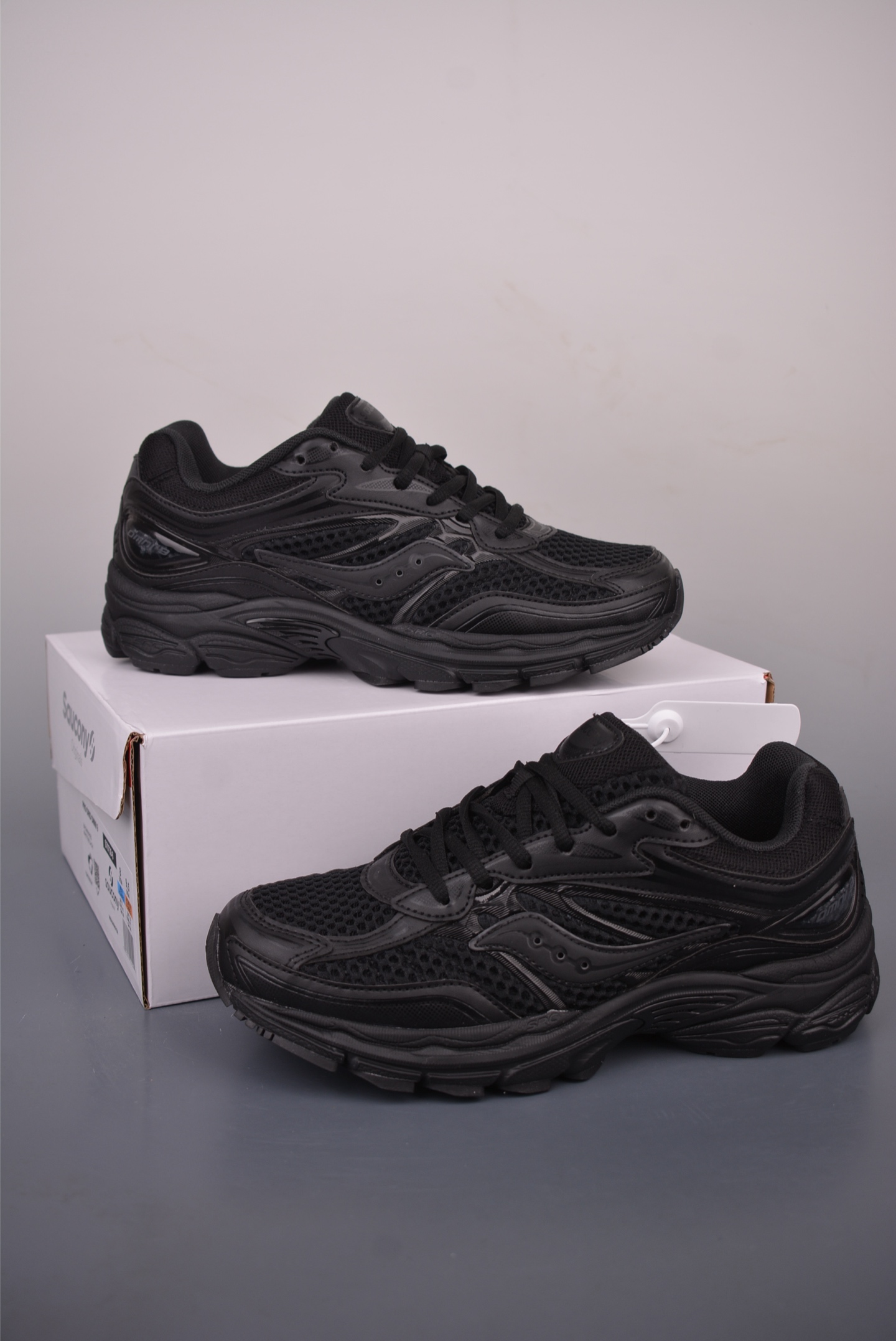 Saucony索康尼 Pro Grid Omni 9 全擎9 舒适柔软跑步鞋 S70844 Saucony索康尼 Pro Grid Omni 9 全擎9 舒适柔软跑步鞋 S70844
