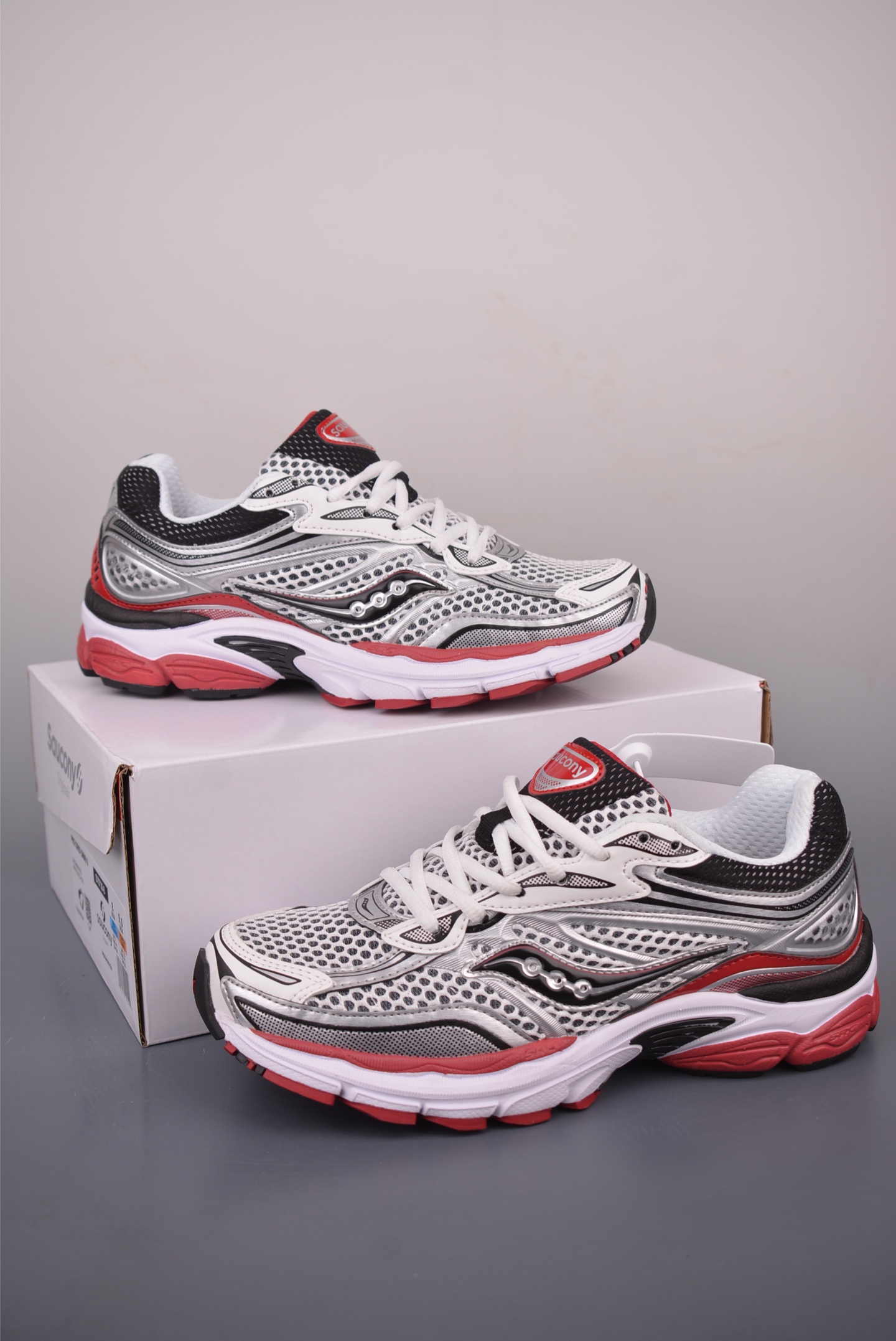 Saucony索康尼 Pro Grid Omni 9 全擎9 舒适柔软跑步鞋 S70844 Saucony索康尼 Pro Grid Omni 9 全擎9 舒适柔软跑步鞋 S70844