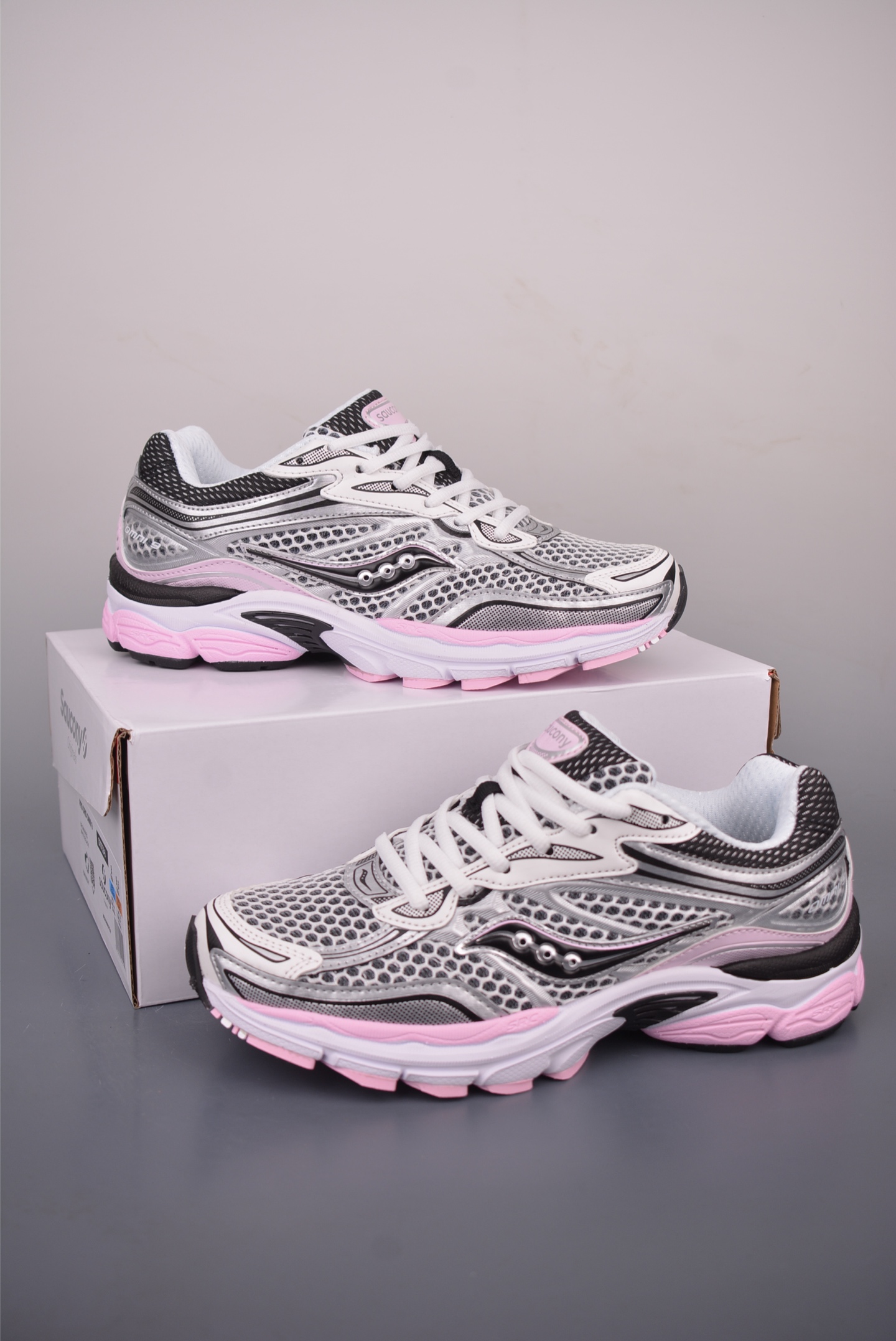 Saucony索康尼 Pro Grid Omni 9 全擎9 舒适柔软跑步鞋 S70844 Saucony索康尼 Pro Grid Omni 9 全擎9 舒适柔软跑步鞋 S70844
