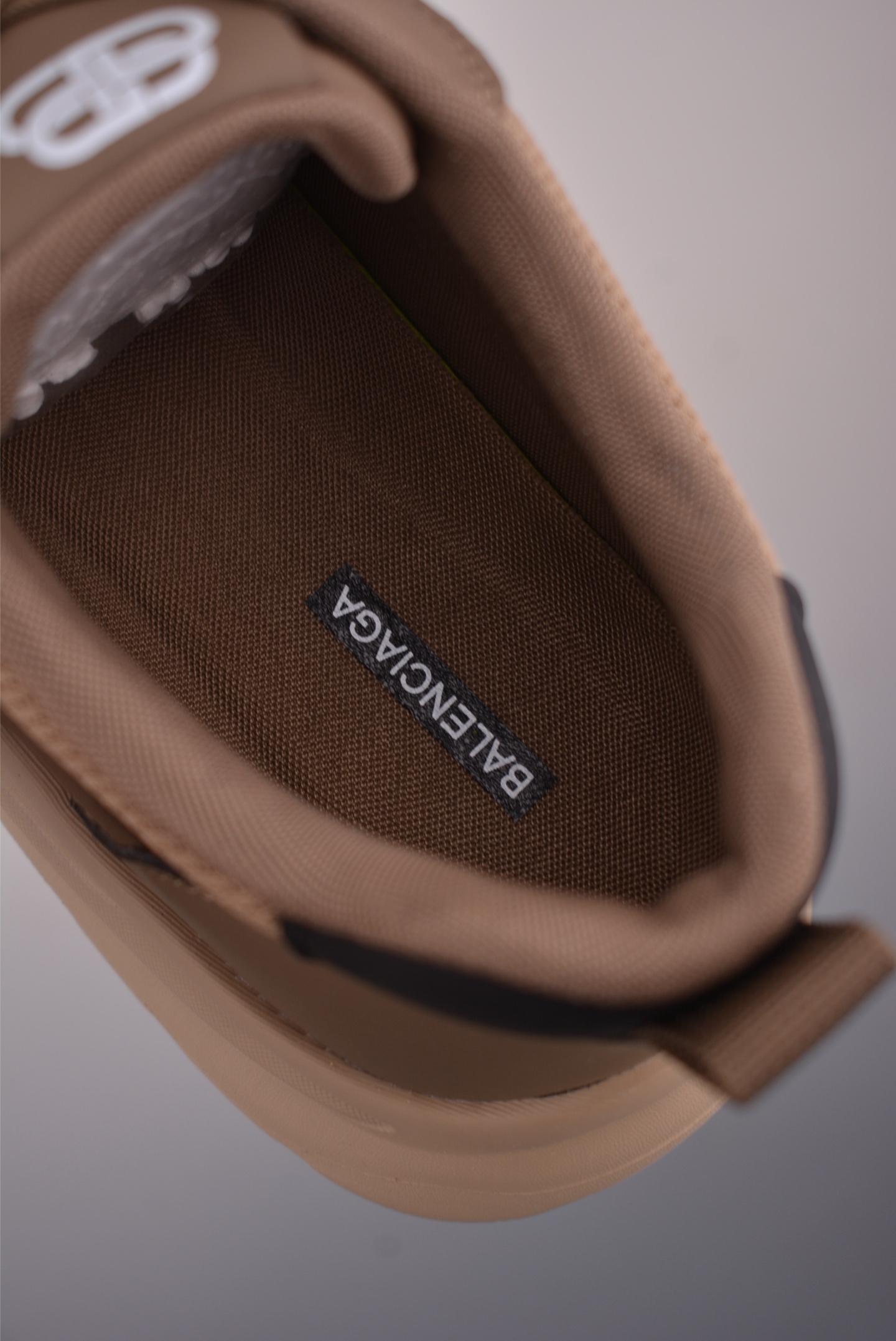 Balenciaga巴黎世家 低帮潮流风百搭休闲运动鞋 ECBA800463C Balenciaga巴黎世家 低帮潮流风百搭休闲运动鞋 ECBA800463C
