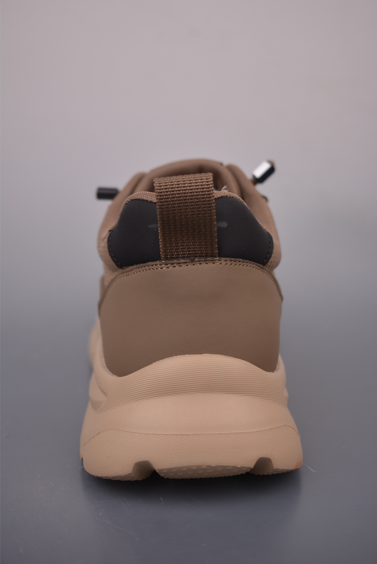 Balenciaga巴黎世家 低帮潮流风百搭休闲运动鞋 ECBA800463C Balenciaga巴黎世家 低帮潮流风百搭休闲运动鞋 ECBA800463C