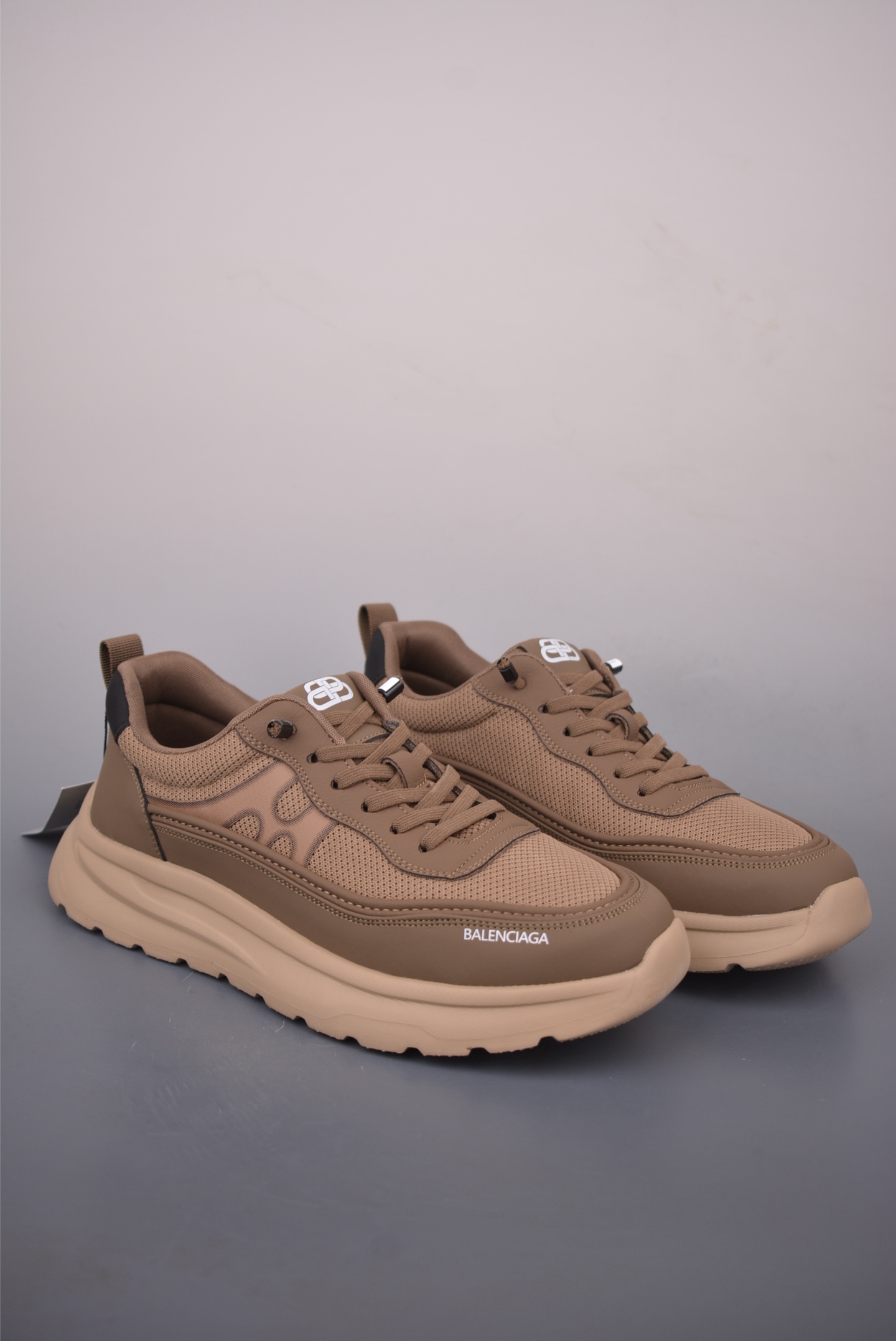 Balenciaga巴黎世家 低帮潮流风百搭休闲运动鞋 ECBA800463C Balenciaga巴黎世家 低帮潮流风百搭休闲运动鞋 ECBA800463C