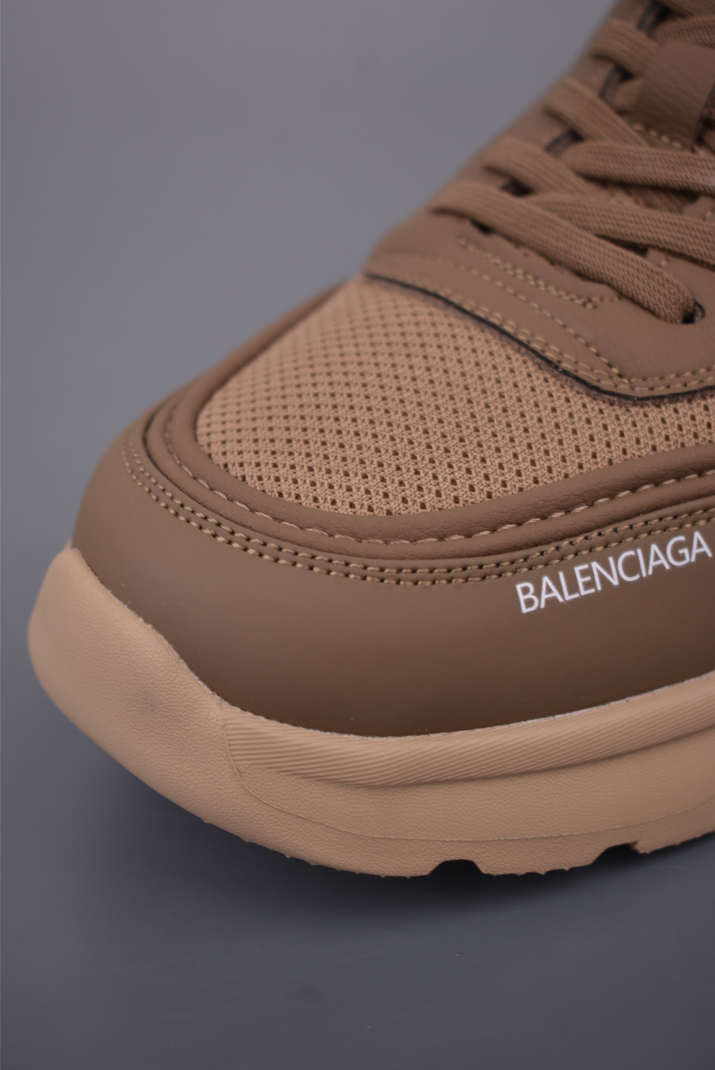 Balenciaga巴黎世家 低帮潮流风百搭休闲运动鞋 ECBA800463C Balenciaga巴黎世家 低帮潮流风百搭休闲运动鞋 ECBA800463C