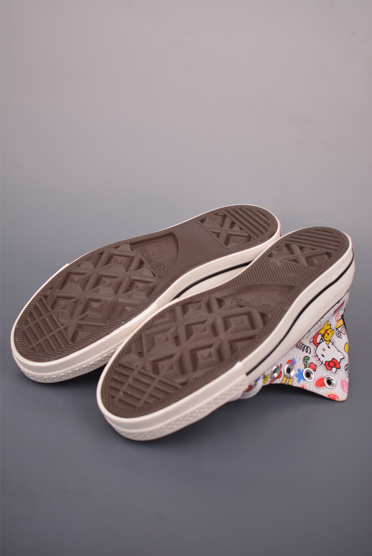 Converse × Hello Kitty AND Friends Chuck 70s 匡威新款 A17696C-Top High Quatity Cheap Sneakers Fashion Clothing Clothes Bags handbags Shoes of all Brand wholesale With The best Quality And Beautiful Price from China Factory Chinese suppliers wholesaler seller Converse × Hello Kitty AND Friends Chuck 70s 匡威新款 A17696C