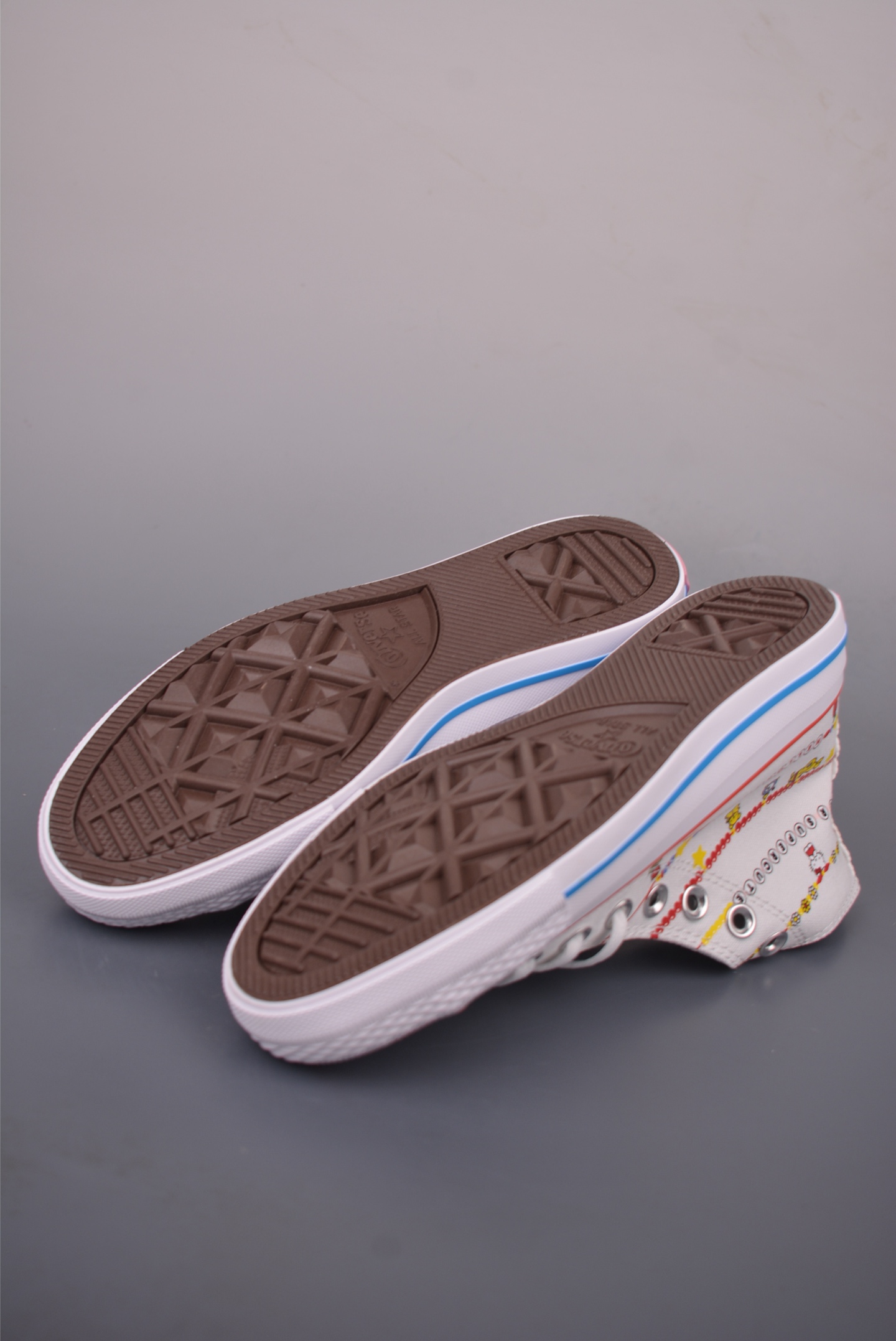 Converse × Hello Kitty AND Friends Chuck Taylor All Star Hi 匡威新款 三丽鸥联名 A17699C Converse × Hello Kitty AND Friends Chuck Taylor All Star Hi 匡威新款 三丽鸥联名 A17699C