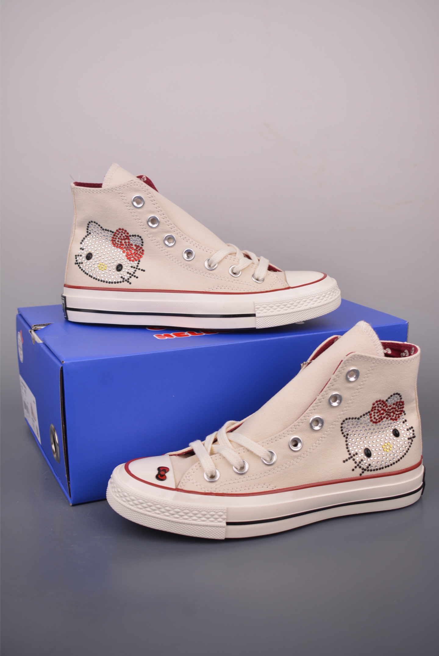 正确版本出货 Converse x Hello Kitty And Friends × Swarovski 匡威/凯蒂猫/施华洛世奇 A17695C-Top High Quatity Cheap Sneakers Fashion Clothing Clothes Bags handbags Shoes of all Brand wholesale With The best Quality And Beautiful Price from China Factory Chinese suppliers wholesaler seller 正确版本出货 Converse x Hello Kitty And Friends × Swarovski 匡威/凯蒂猫/施华洛世奇 A17695C