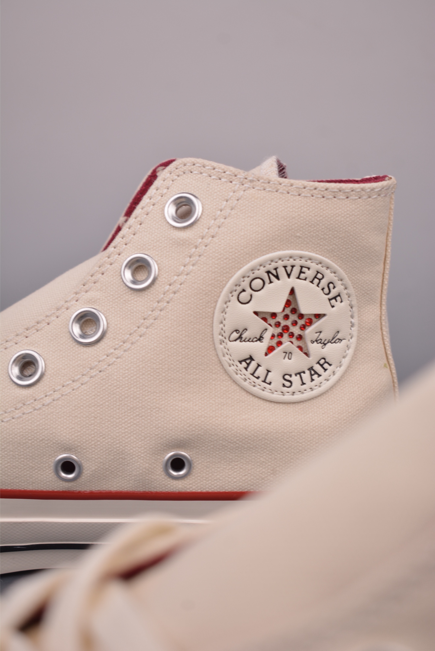 正确版本出货 Converse x Hello Kitty And Friends × Swarovski 匡威/凯蒂猫/施华洛世奇 A17695C-Top High Quatity Cheap Sneakers Fashion Clothing Clothes Bags handbags Shoes of all Brand wholesale With The best Quality And Beautiful Price from China Factory Chinese suppliers wholesaler seller 正确版本出货 Converse x Hello Kitty And Friends × Swarovski 匡威/凯蒂猫/施华洛世奇 A17695C