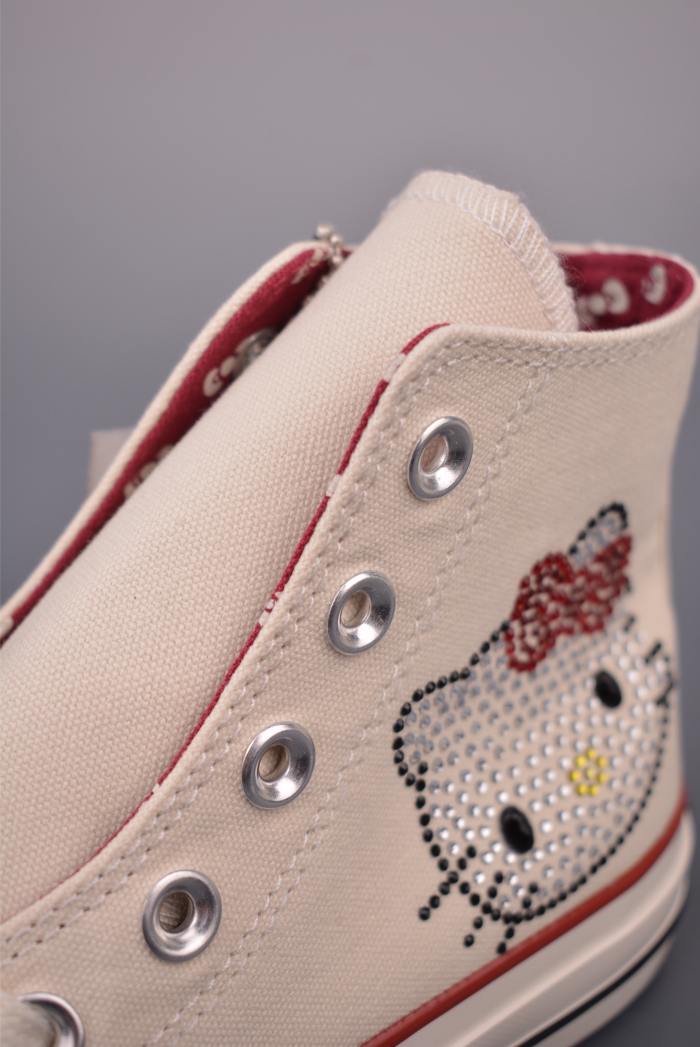 正确版本出货 Converse x Hello Kitty And Friends × Swarovski 匡威/凯蒂猫/施华洛世奇 A17695C-Top High Quatity Cheap Sneakers Fashion Clothing Clothes Bags handbags Shoes of all Brand wholesale With The best Quality And Beautiful Price from China Factory Chinese suppliers wholesaler seller 正确版本出货 Converse x Hello Kitty And Friends × Swarovski 匡威/凯蒂猫/施华洛世奇 A17695C