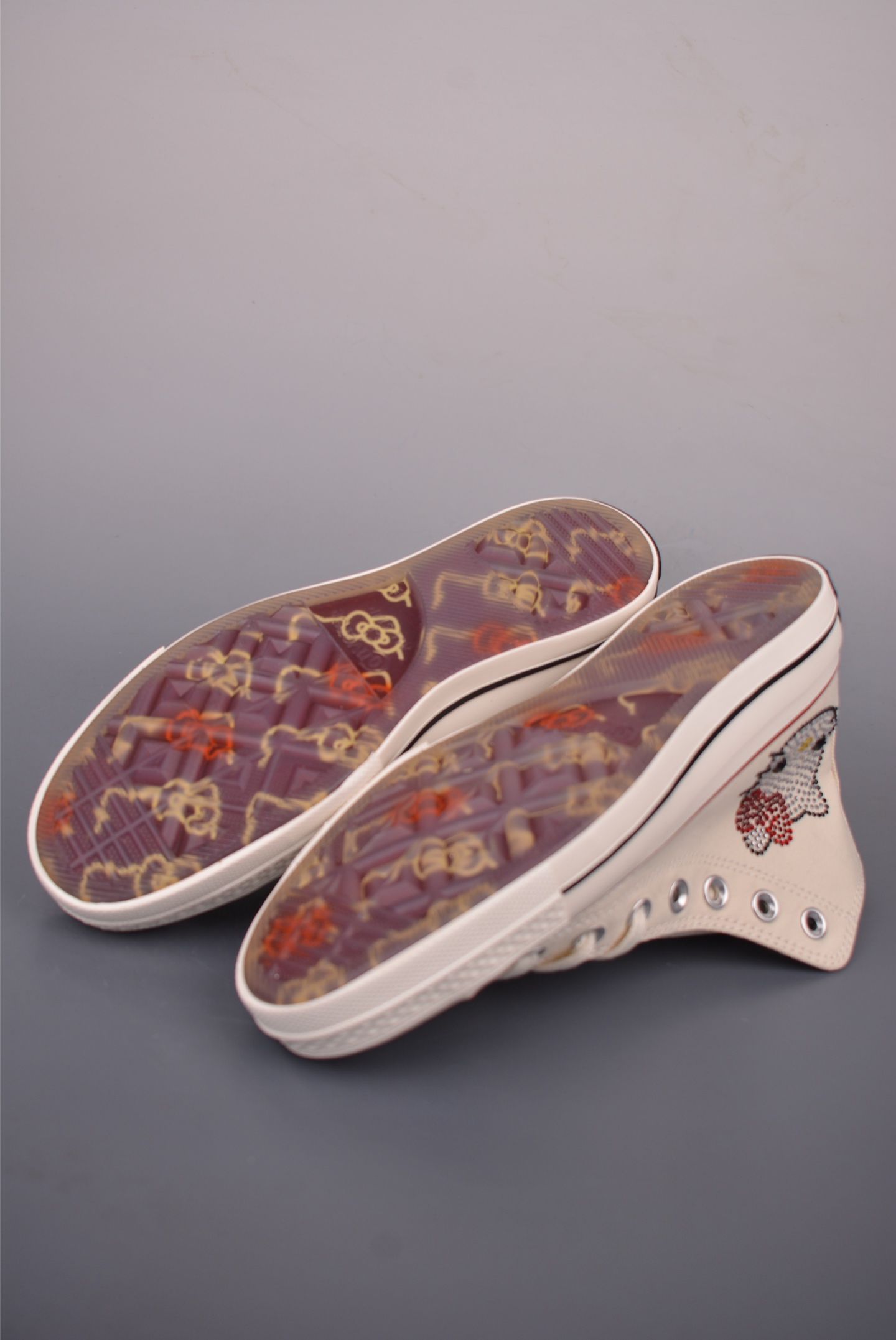 正确版本出货 Converse x Hello Kitty And Friends × Swarovski 匡威/凯蒂猫/施华洛世奇 A17695C-Top High Quatity Cheap Sneakers Fashion Clothing Clothes Bags handbags Shoes of all Brand wholesale With The best Quality And Beautiful Price from China Factory Chinese suppliers wholesaler seller 正确版本出货 Converse x Hello Kitty And Friends × Swarovski 匡威/凯蒂猫/施华洛世奇 A17695C