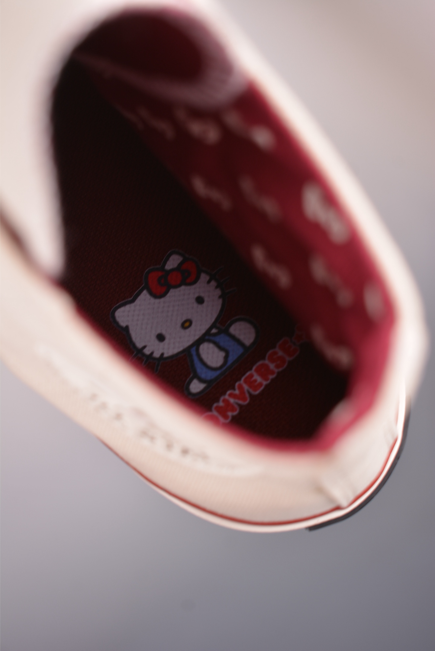 正确版本出货 Converse x Hello Kitty And Friends × Swarovski 匡威/凯蒂猫/施华洛世奇 A17695C-Top High Quatity Cheap Sneakers Fashion Clothing Clothes Bags handbags Shoes of all Brand wholesale With The best Quality And Beautiful Price from China Factory Chinese suppliers wholesaler seller 正确版本出货 Converse x Hello Kitty And Friends × Swarovski 匡威/凯蒂猫/施华洛世奇 A17695C