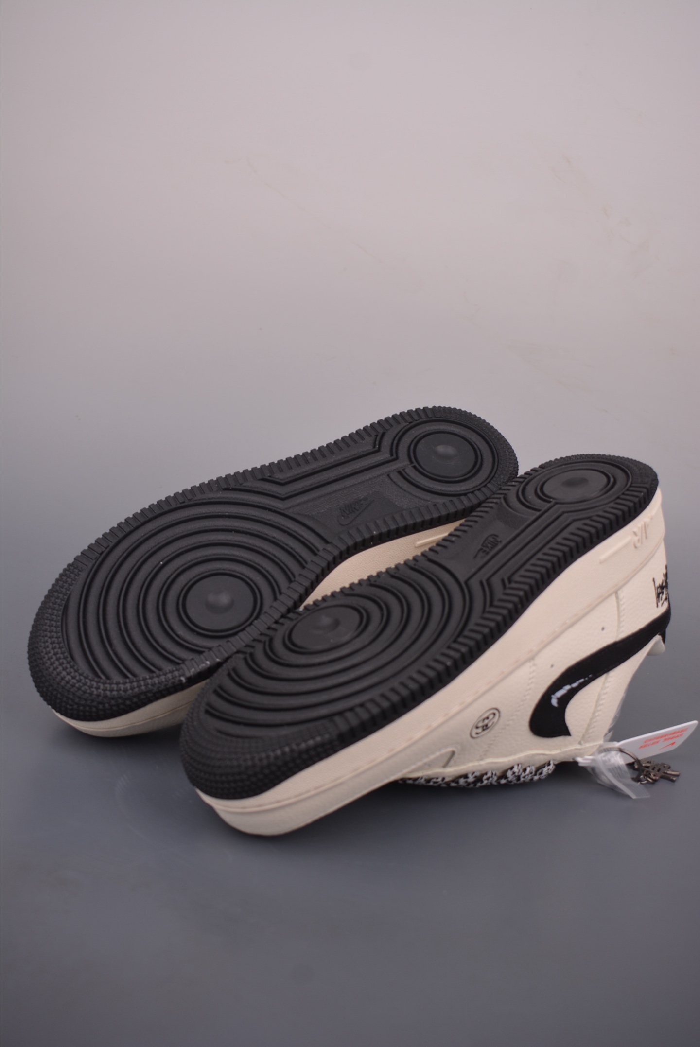 Nike Air Force 1 Low 斯图西联名 DN1688-820-Top High Quatity Cheap Sneakers Fashion Clothing Clothes Bags handbags Shoes of all Brand wholesale With The best Quality And Beautiful Price from China Factory Chinese suppliers wholesaler seller Nike Air Force 1 Low 斯图西联名 DN1688-820