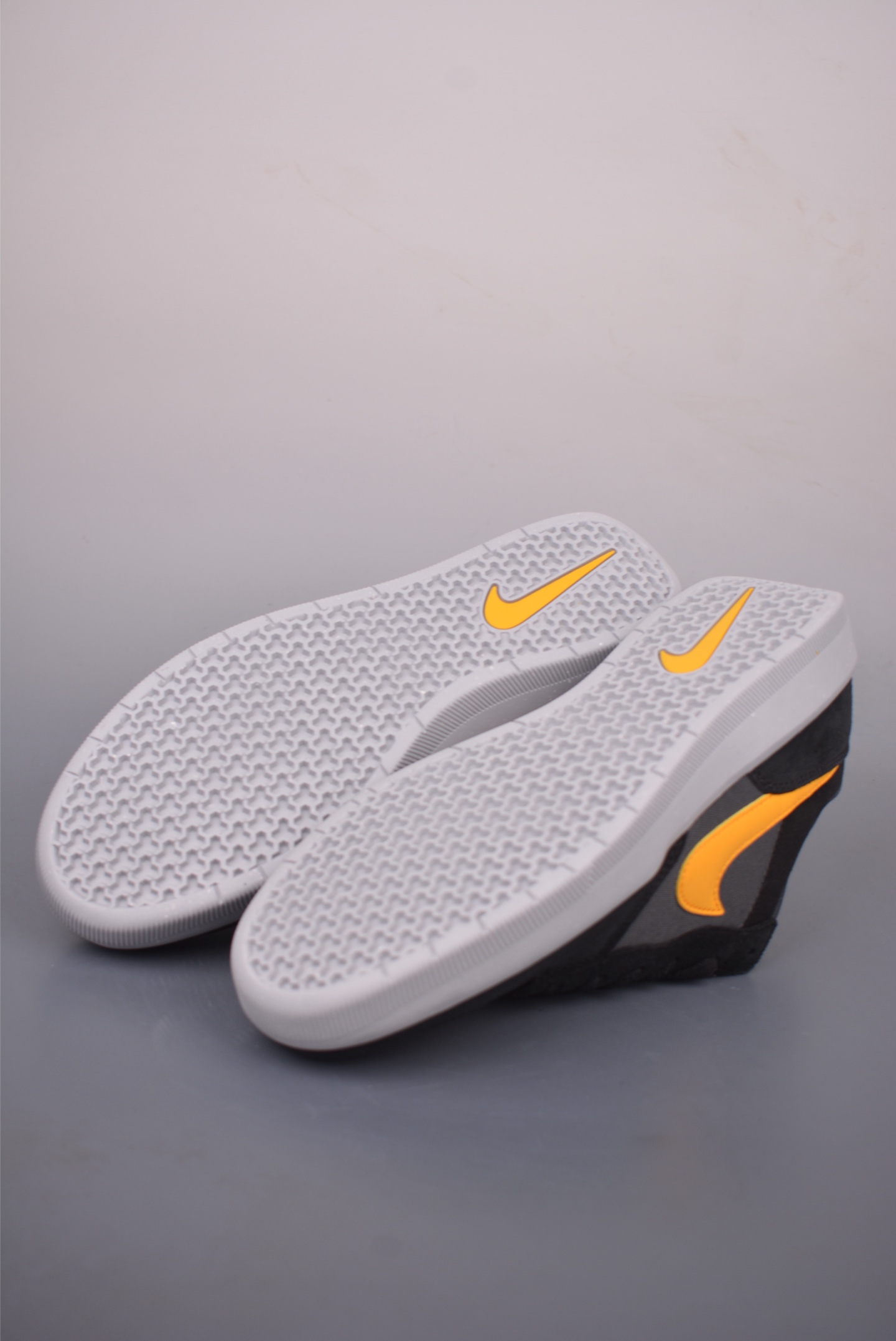 耐克Nike SB Force 58 硫化杯底 传统篮球风格 DV5477-092 耐克Nike SB Force 58 硫化杯底 传统篮球风格 DV5477-092