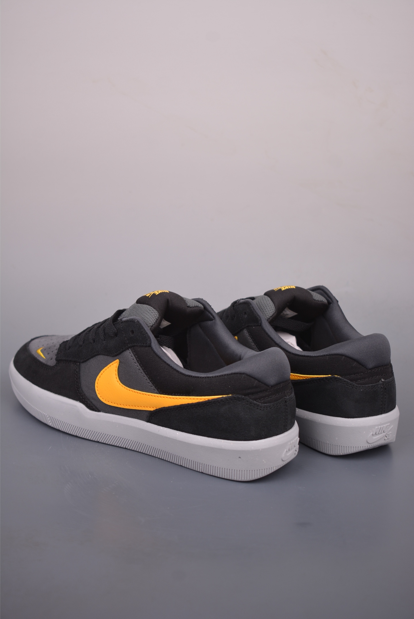 耐克Nike SB Force 58 硫化杯底 传统篮球风格 DV5477-092 耐克Nike SB Force 58 硫化杯底 传统篮球风格 DV5477-092