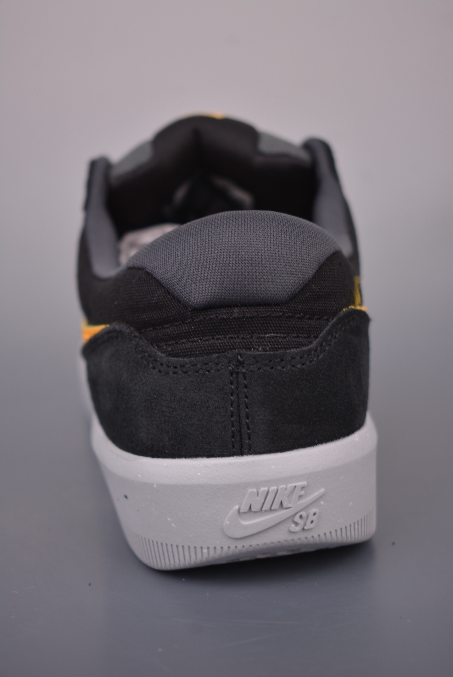 耐克Nike SB Force 58 硫化杯底 传统篮球风格 DV5477-092 耐克Nike SB Force 58 硫化杯底 传统篮球风格 DV5477-092