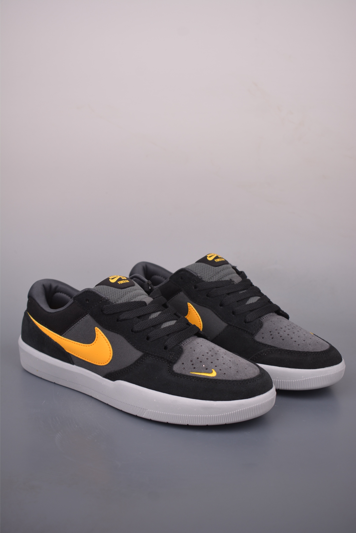 耐克Nike SB Force 58 硫化杯底 传统篮球风格 DV5477-092 耐克Nike SB Force 58 硫化杯底 传统篮球风格 DV5477-092