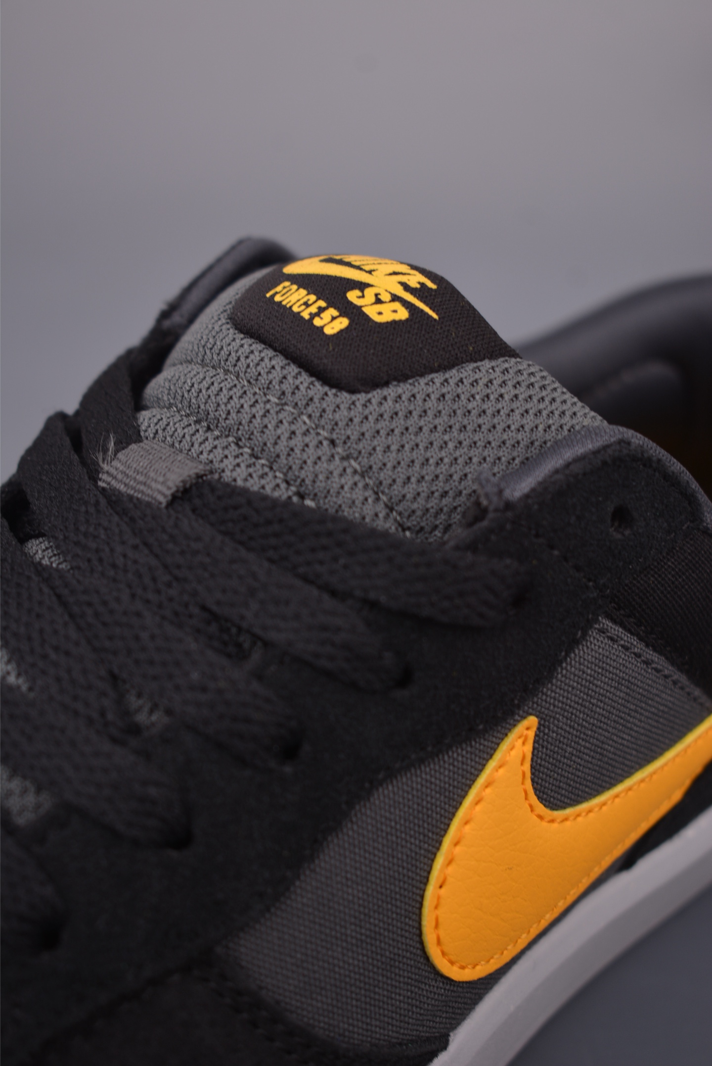 耐克Nike SB Force 58 硫化杯底 传统篮球风格 DV5477-092 耐克Nike SB Force 58 硫化杯底 传统篮球风格 DV5477-092