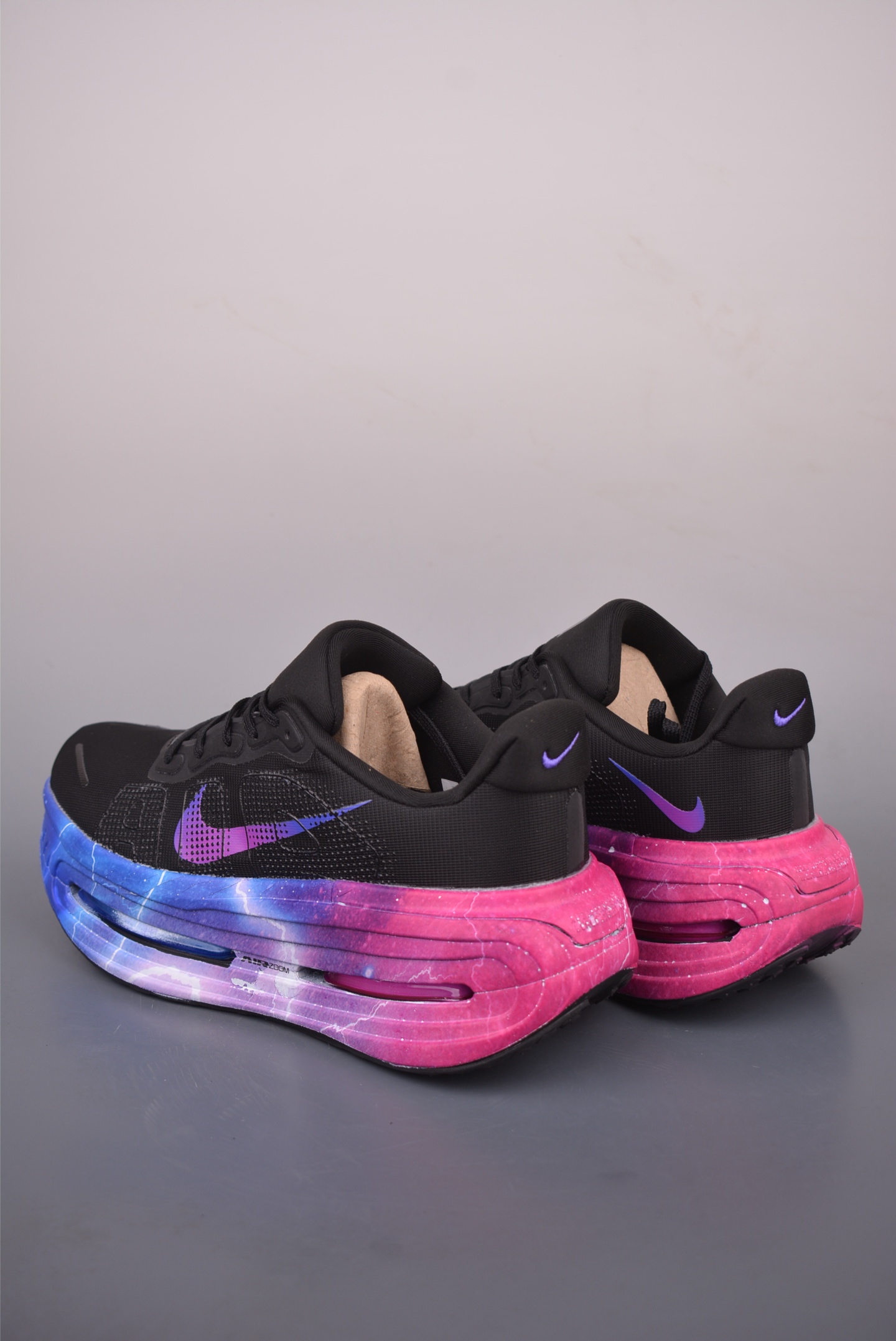 Nike Vomero premium Air气垫40周年 舒适百搭防滑耐磨 支撑缓震低帮 休闲跑步鞋 HM5903-503-Top High Quatity Cheap Sneakers Fashion Clothing Clothes Bags handbags Shoes of all Brand wholesale With The best Quality And Beautiful Price from China Factory Chinese suppliers wholesaler seller Nike Vomero premium Air气垫40周年 舒适百搭防滑耐磨 支撑缓震低帮 休闲跑步鞋 HM5903-503