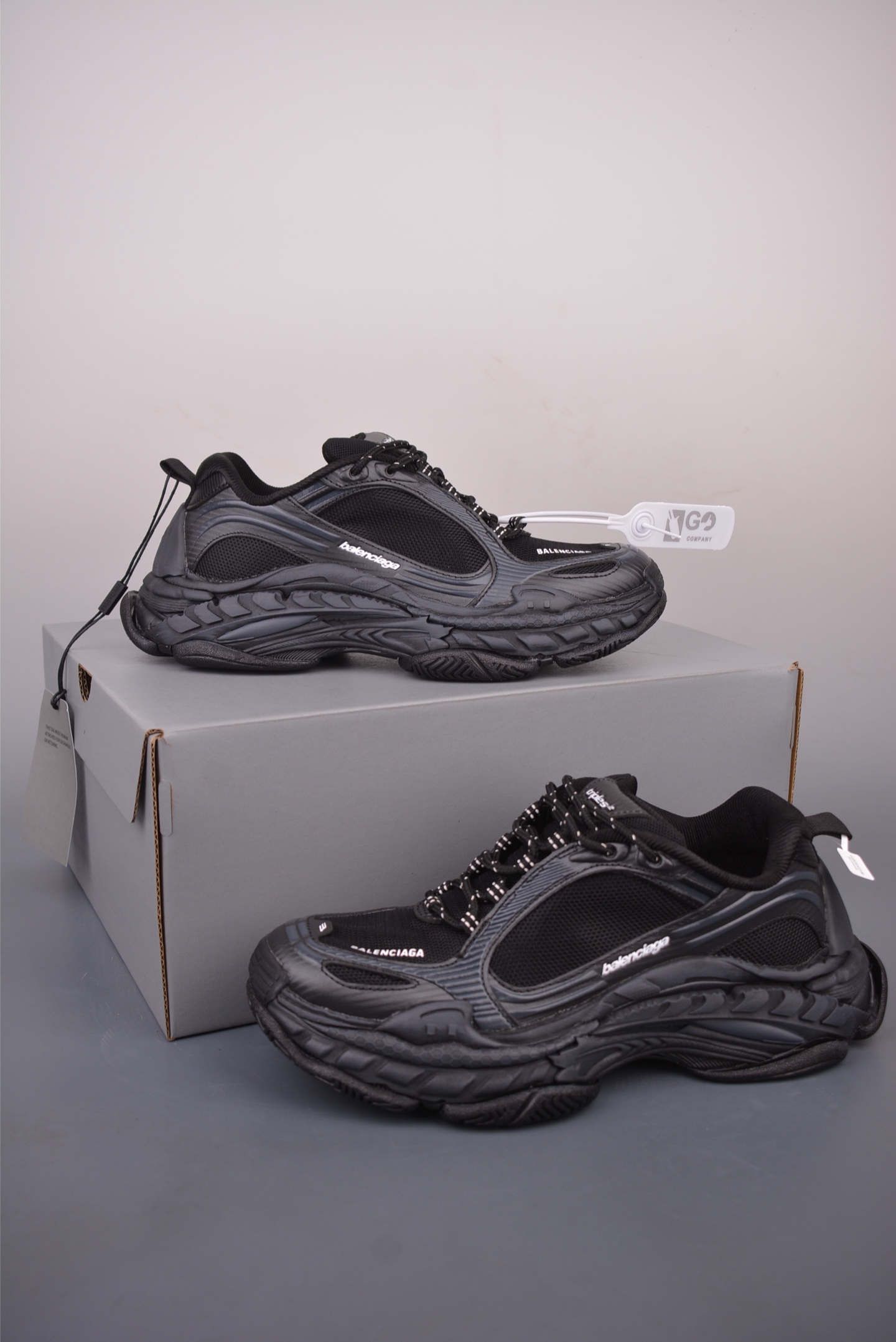Balenciaga 巴黎世家 Triple S 2 复古老爹鞋 全套配件鞋盒 鞋带 防尘纸配套齐全-Top High Quatity Cheap Sneakers Fashion Clothing Clothes Bags handbags Shoes of all Brand wholesale With The best Quality And Beautiful Price from China Factory Chinese suppliers wholesaler seller Balenciaga 巴黎世家 Triple S 2 复古老爹鞋 全套配件鞋盒 鞋带 防尘纸配套齐全