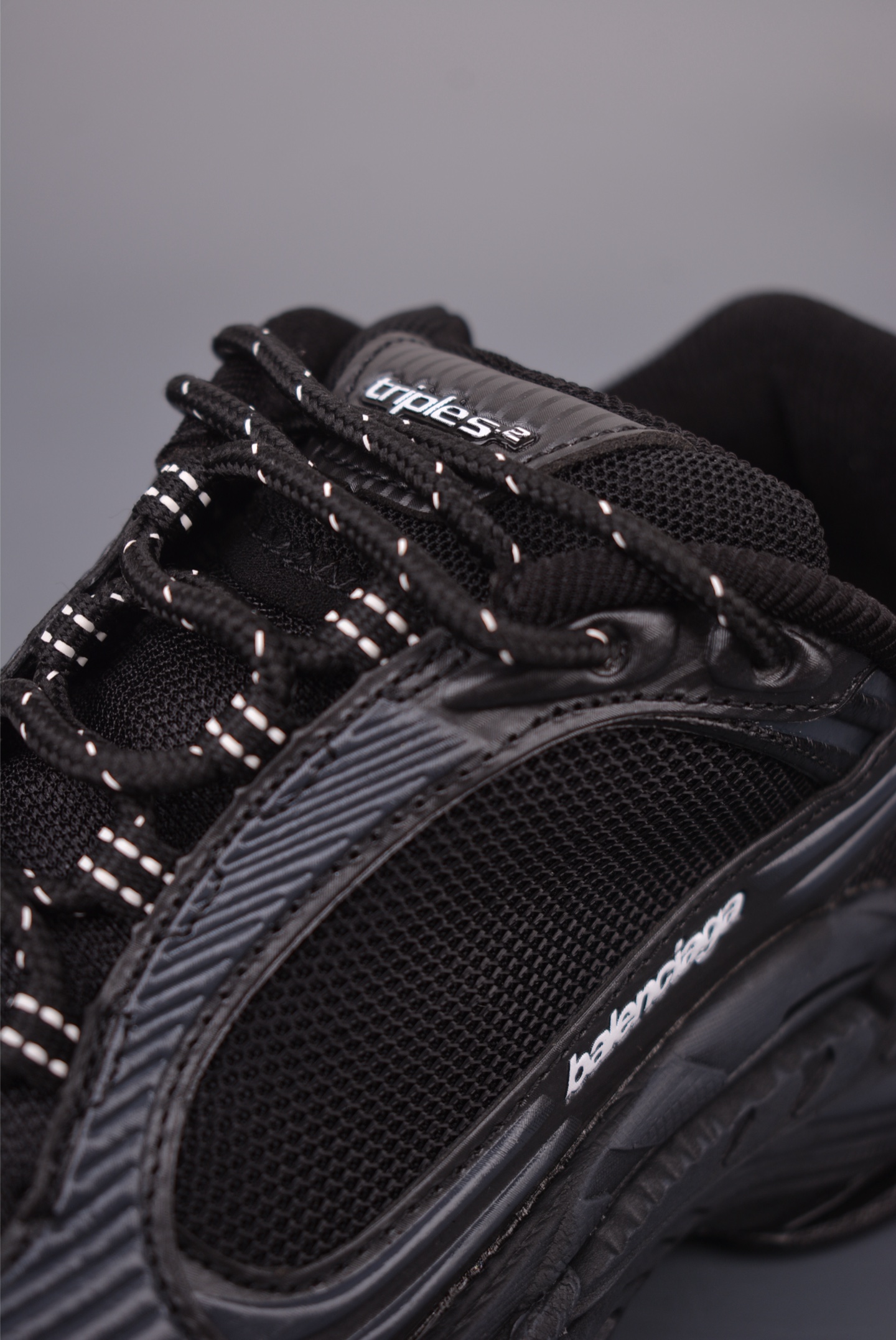 Balenciaga 巴黎世家 Triple S 2 复古老爹鞋 全套配件鞋盒 鞋带 防尘纸配套齐全-Top High Quatity Cheap Sneakers Fashion Clothing Clothes Bags handbags Shoes of all Brand wholesale With The best Quality And Beautiful Price from China Factory Chinese suppliers wholesaler seller Balenciaga 巴黎世家 Triple S 2 复古老爹鞋 全套配件鞋盒 鞋带 防尘纸配套齐全