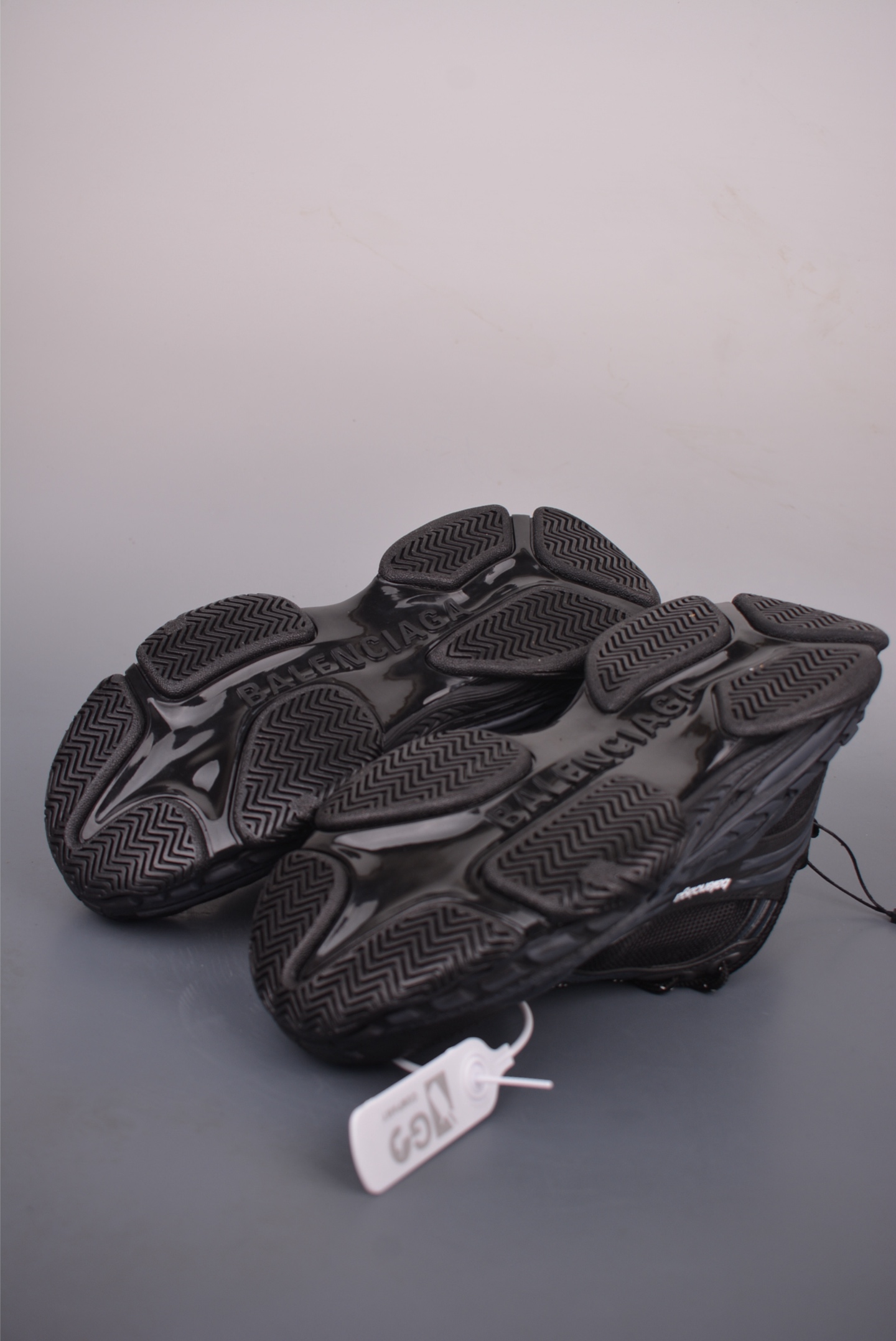 Balenciaga 巴黎世家 Triple S 2 复古老爹鞋 全套配件鞋盒 鞋带 防尘纸配套齐全-Top High Quatity Cheap Sneakers Fashion Clothing Clothes Bags handbags Shoes of all Brand wholesale With The best Quality And Beautiful Price from China Factory Chinese suppliers wholesaler seller Balenciaga 巴黎世家 Triple S 2 复古老爹鞋 全套配件鞋盒 鞋带 防尘纸配套齐全