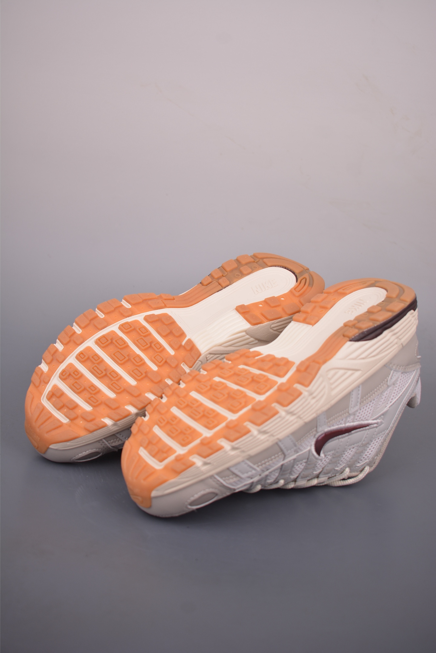 Nike Initiator Running 耐克INS 超火复古老爹跑鞋 CD6404-028 Nike Initiator Running 耐克INS 超火复古老爹跑鞋 CD6404-028