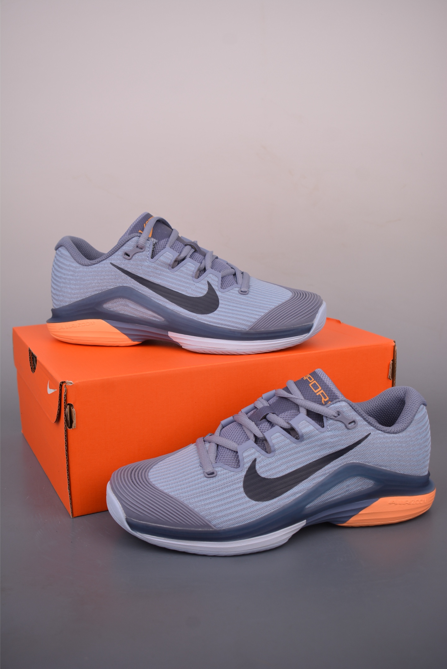 Nike Vapor 12 减震防滑透气 低帮网球鞋 中底泡棉记忆回弹 鞋身独特排水槽设计 FV5552-400 Nike Vapor 12 减震防滑透气 低帮网球鞋 中底泡棉记忆回弹 鞋身独特排水槽设计 FV5552-400