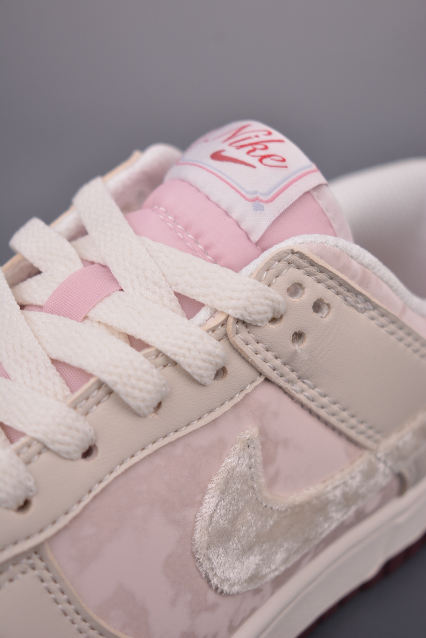 Nike SB Dunk Low 情人节限定 IQ1145-610 Nike SB Dunk Low 情人节限定 IQ1145-610