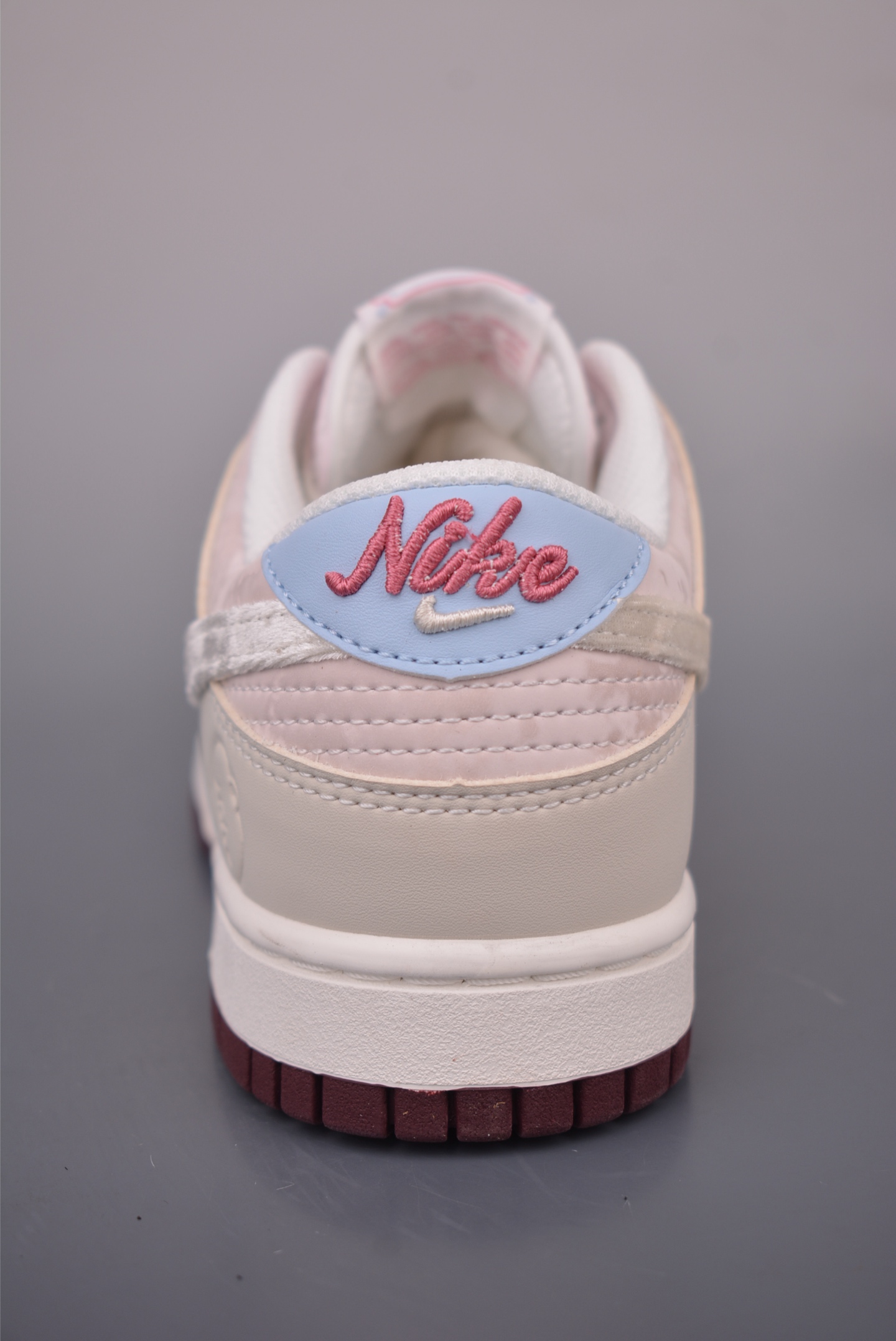 Nike SB Dunk Low 情人节限定 IQ1145-610 Nike SB Dunk Low 情人节限定 IQ1145-610