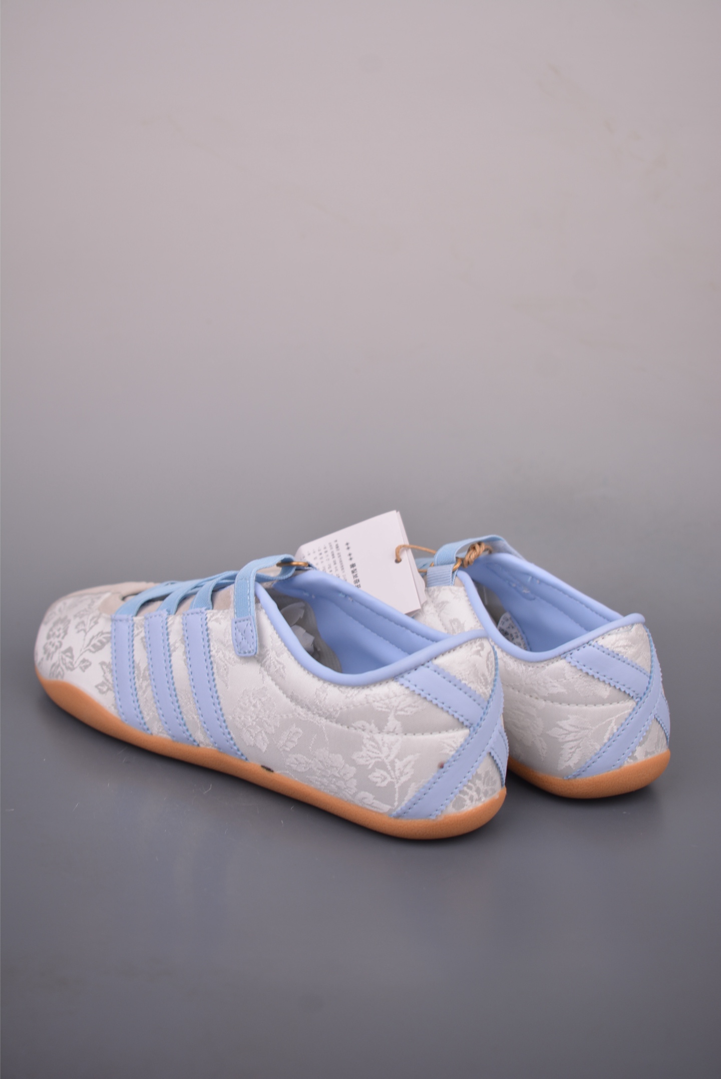 阿迪达斯Adidas Tokyo W 东京限定系列 复古百搭薄底德训运动T头鞋 IH4532