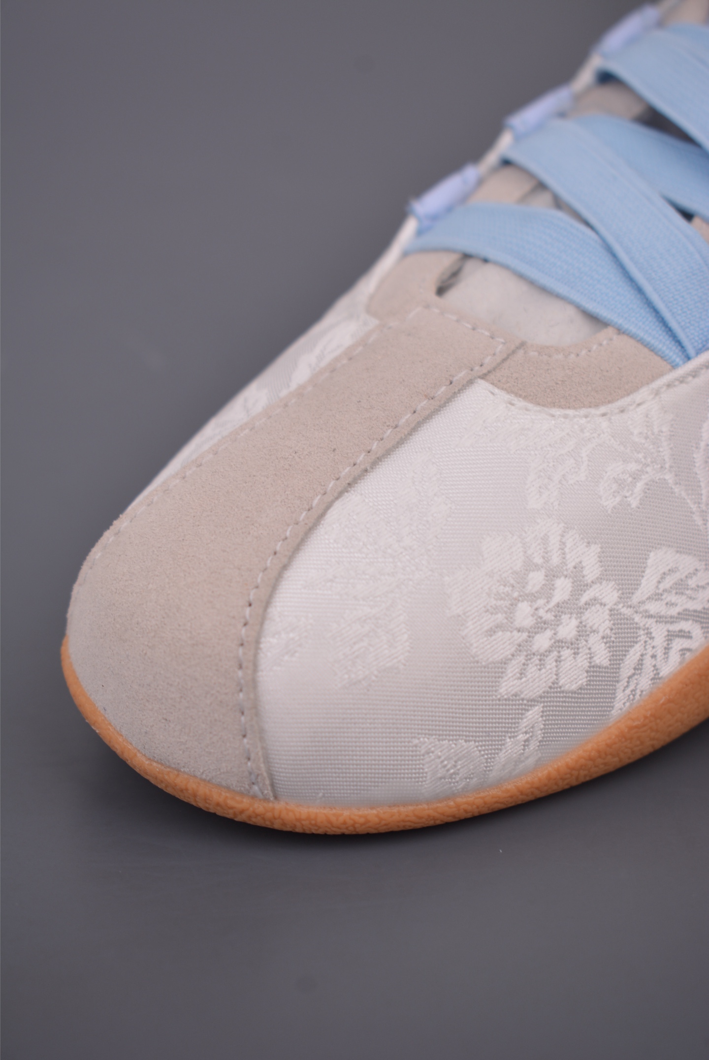 阿迪达斯Adidas Tokyo W 东京限定系列 复古百搭薄底德训运动T头鞋 IH4532