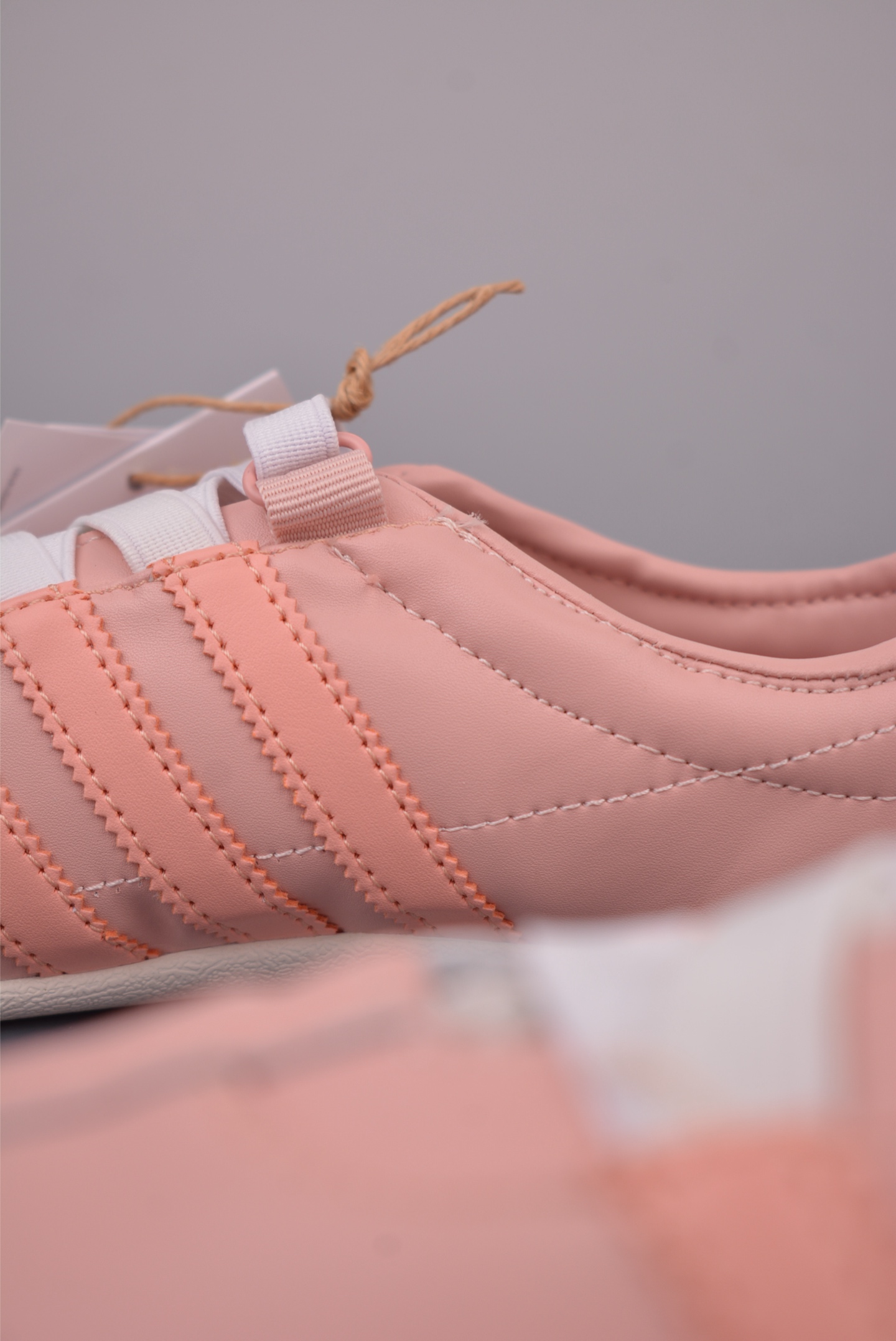 阿迪达斯Adidas Tokyo W 东京限定系列 复古百搭薄底德训运动T头鞋 KI3027