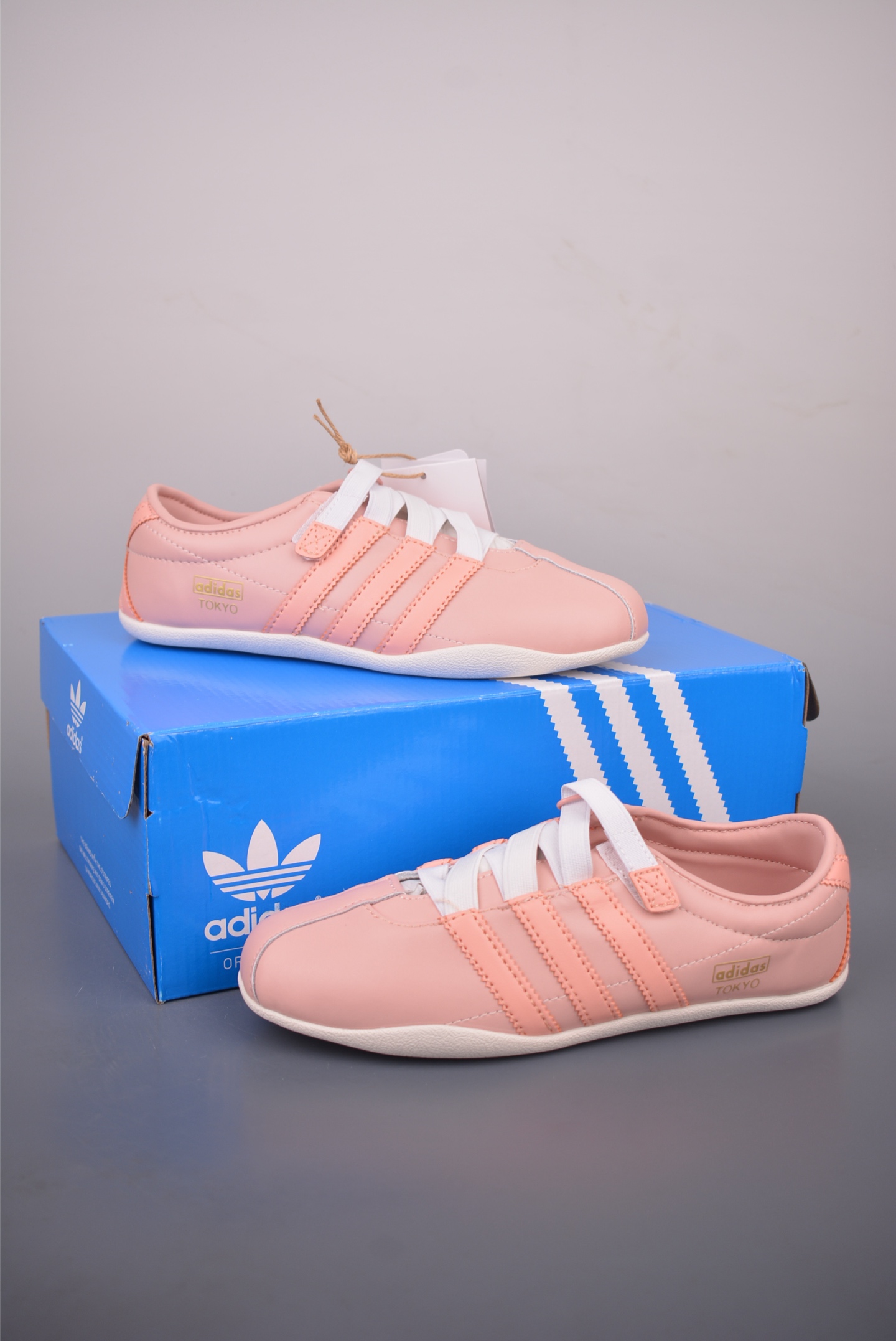 阿迪达斯Adidas Tokyo W 东京限定系列 复古百搭薄底德训运动T头鞋 KI3027