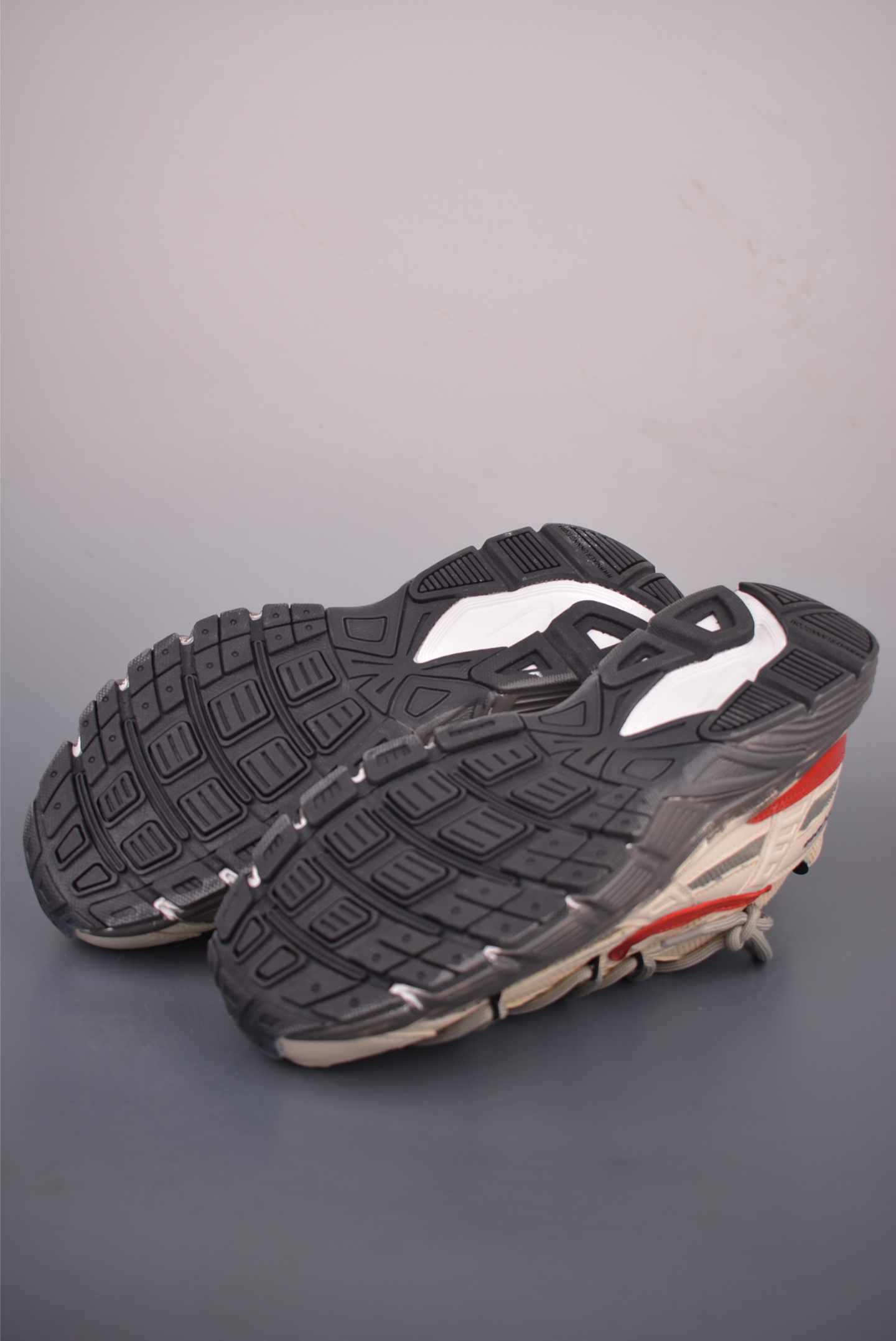 Nike INITIATOR RNR 复古做旧 解构绑带 舒适百搭防滑耐磨 低帮跑步鞋 HQ1183-141